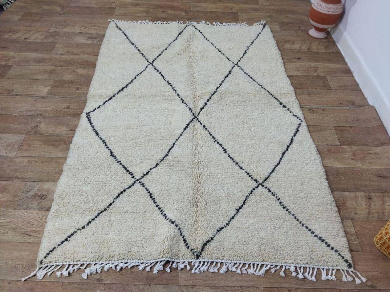 Tapis berbère marocain vintage fait à la main 4,7' x 7' 1980, 1X20 Bon état - En vente à Bordeaux, FR