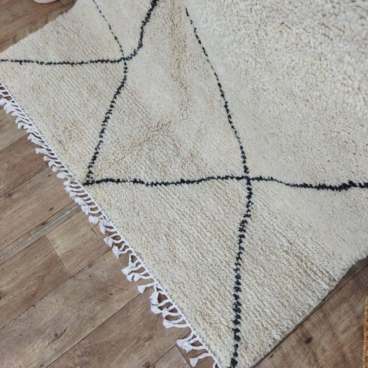 Fin du 20e siècle Tapis berbère marocain vintage fait à la main 4,7' x 7' 1980, 1X20 en vente