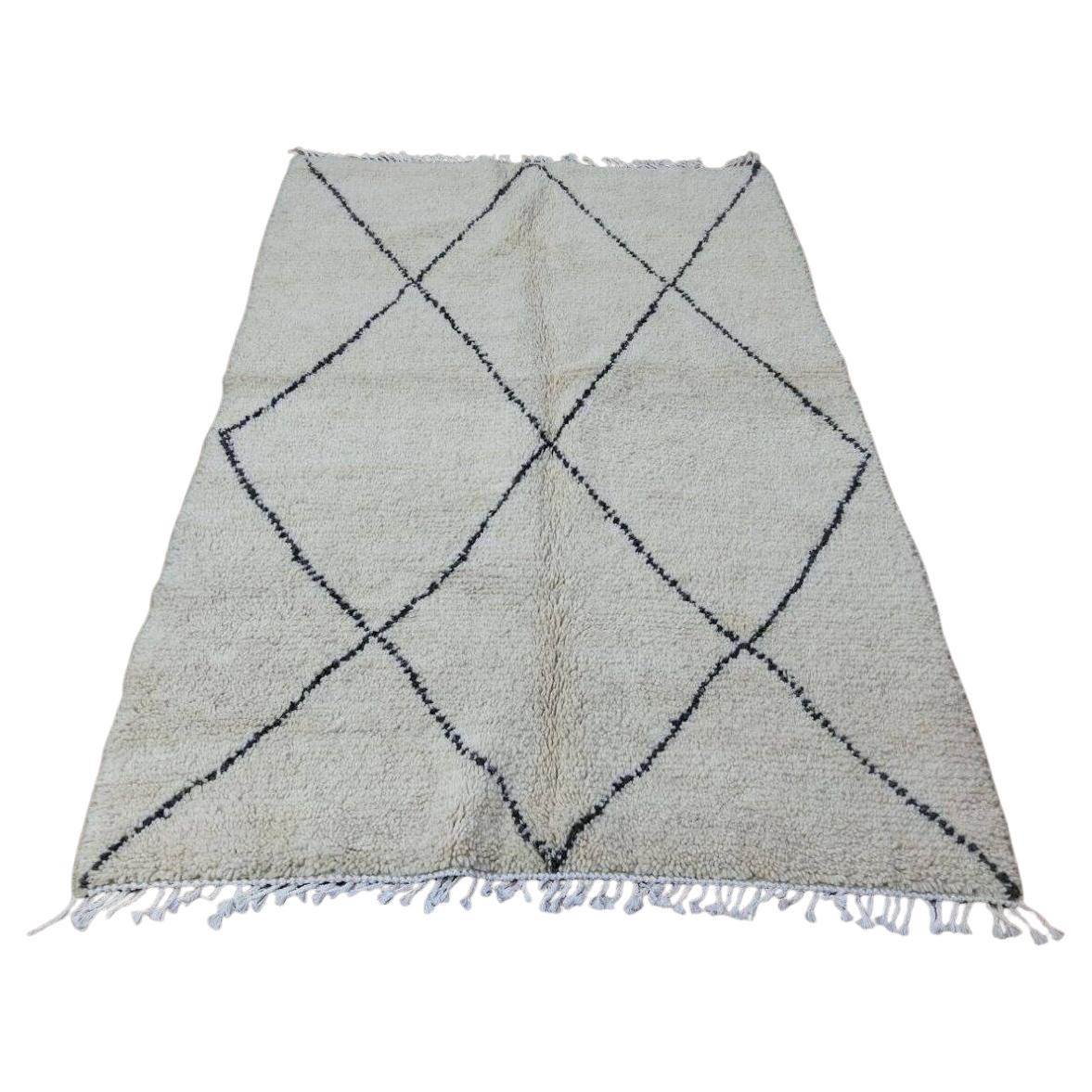 Handmade Vintage Moroccan Berber Rug 4.7' x 7' 1980s, 1X20
