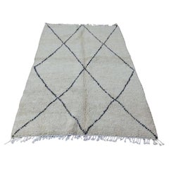 Handmade Vintage Moroccan Berber Rug 4.7' x 7' 1980s, 1X20