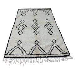 Handmade Vintage Moroccan Berber Rug 4.9' x 8.2' 1980s, 1X17