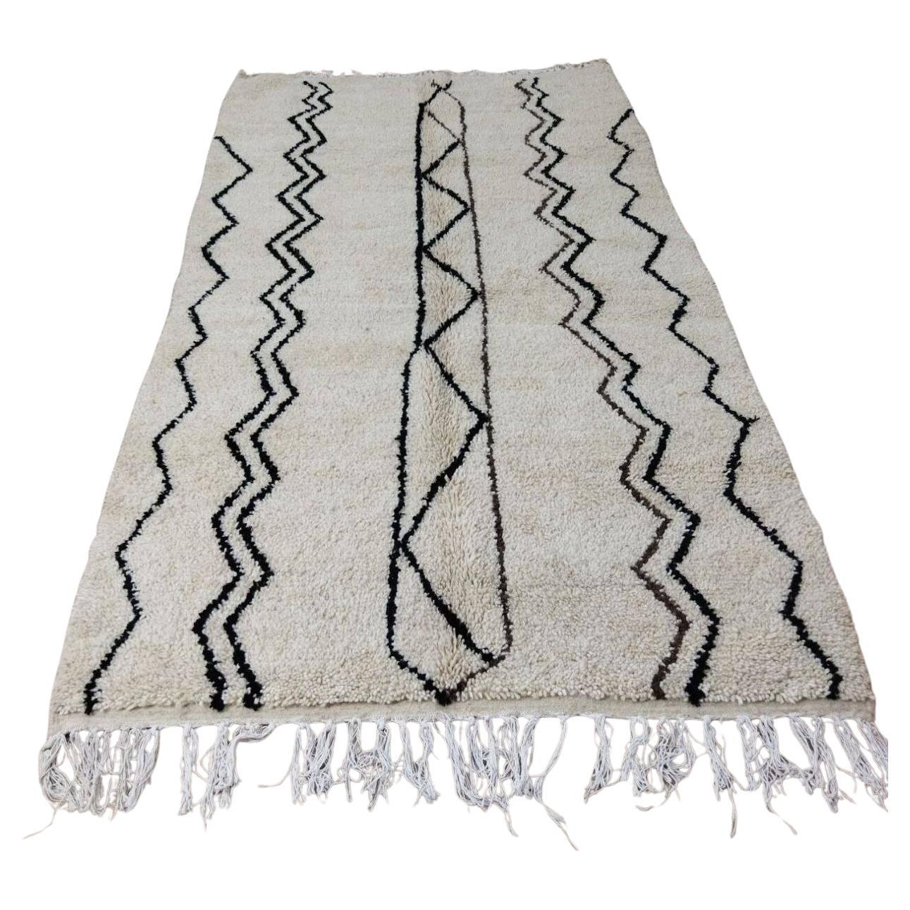 Handmade Vintage Moroccan Berber Rug 5.1' x 9', 1980s, 1X08