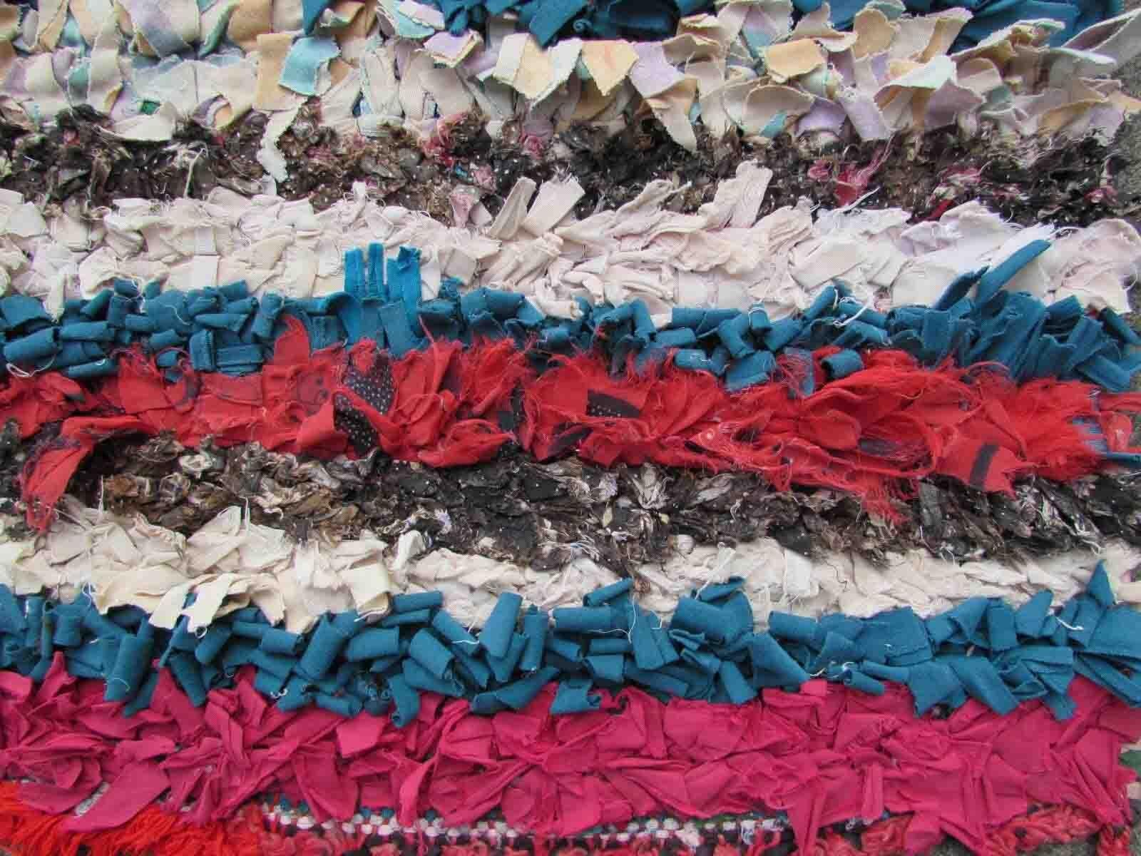 Wool Handmade Vintage Moroccan Boucherouite Rug, 1970s, 1Q19 For Sale