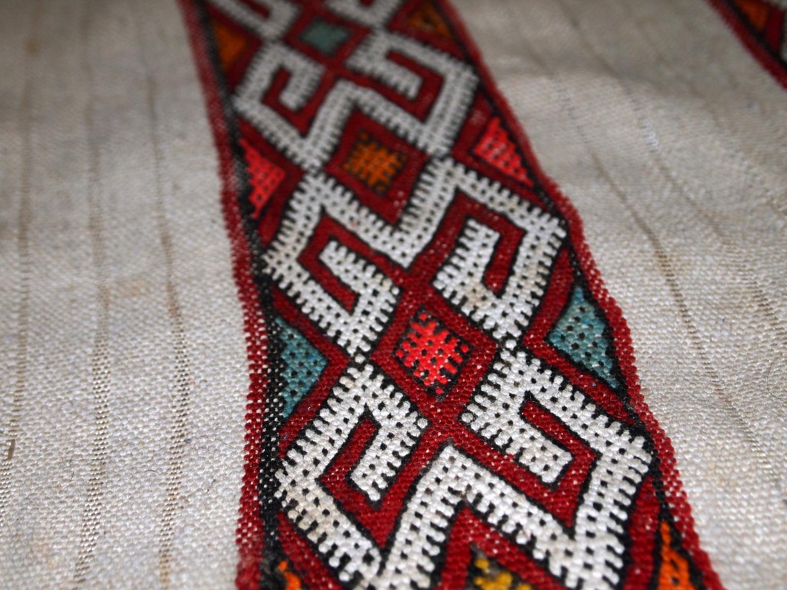 Hand-Knotted Handmade Vintage Moroccan Kilim, 1950s, 1C214 For Sale