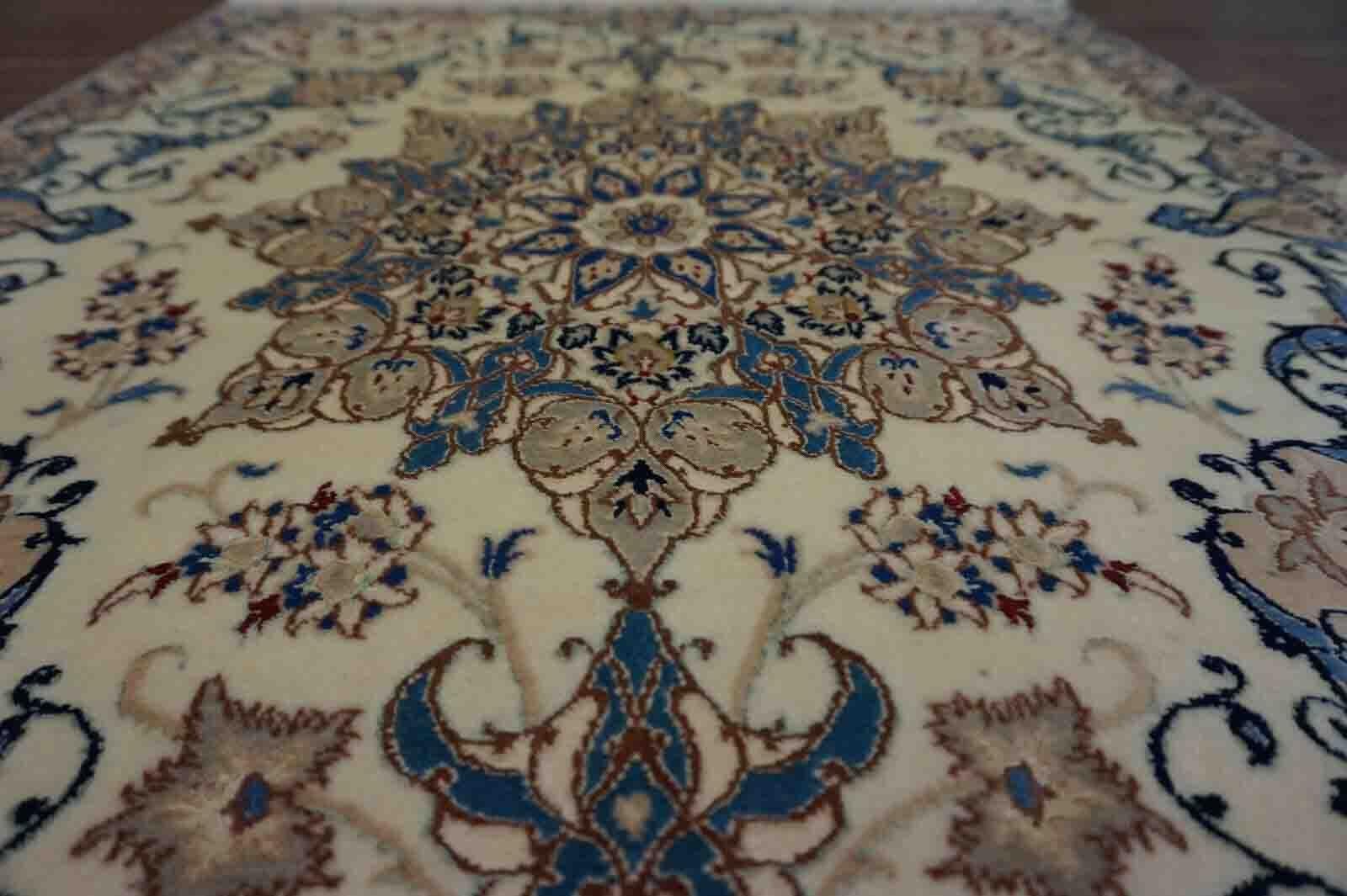 Handgefertigter Teppich im Nain-Stil, 1970er-Jahre, 1D22 im Angebot 3