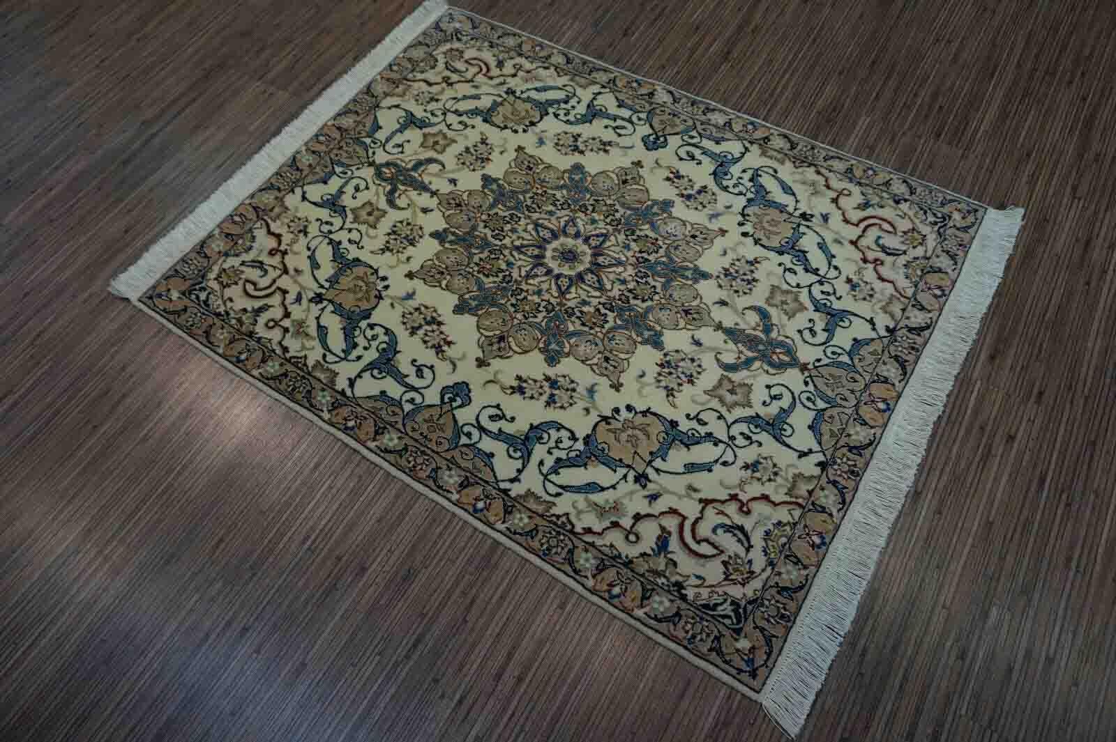 Indian Handmade Vintage Nain Style Rug, 1970s, 1D22 For Sale