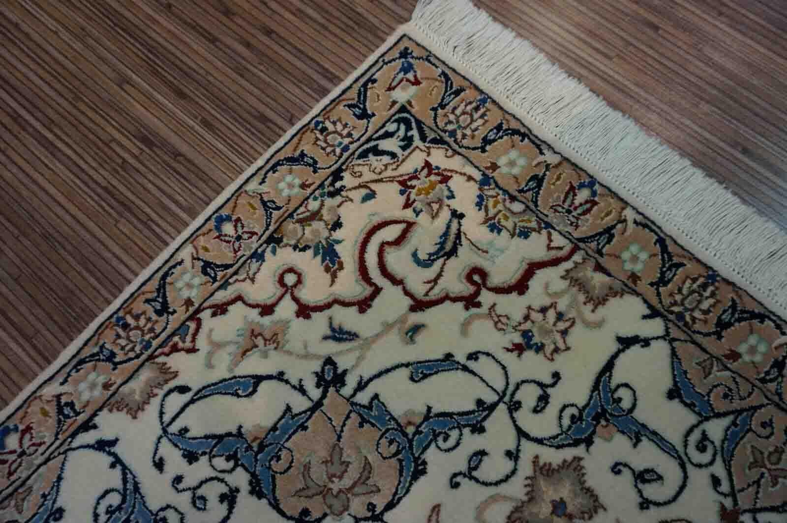 Handgefertigter Teppich im Nain-Stil, 1970er-Jahre, 1D22 (Wolle) im Angebot