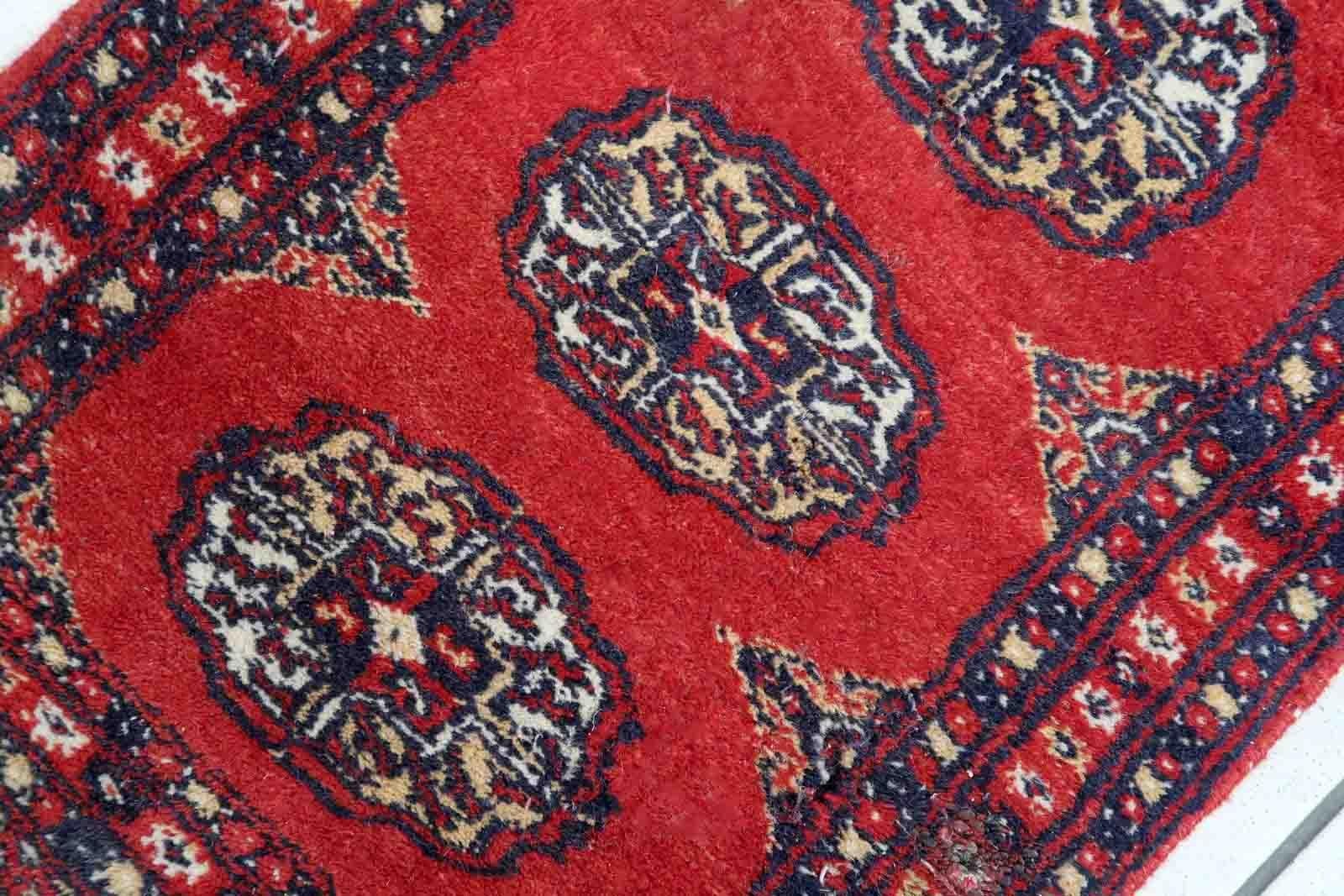 Hand-Knotted Handmade Vintage Pakistani Lahore Mat, 1970s, 1c876 For Sale