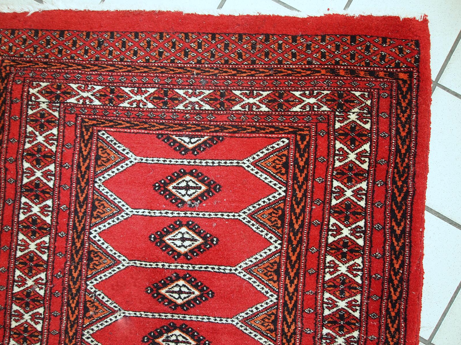 Wool Handmade Vintage Pakistani Lahore Rug, 1960s, 1C733 For Sale