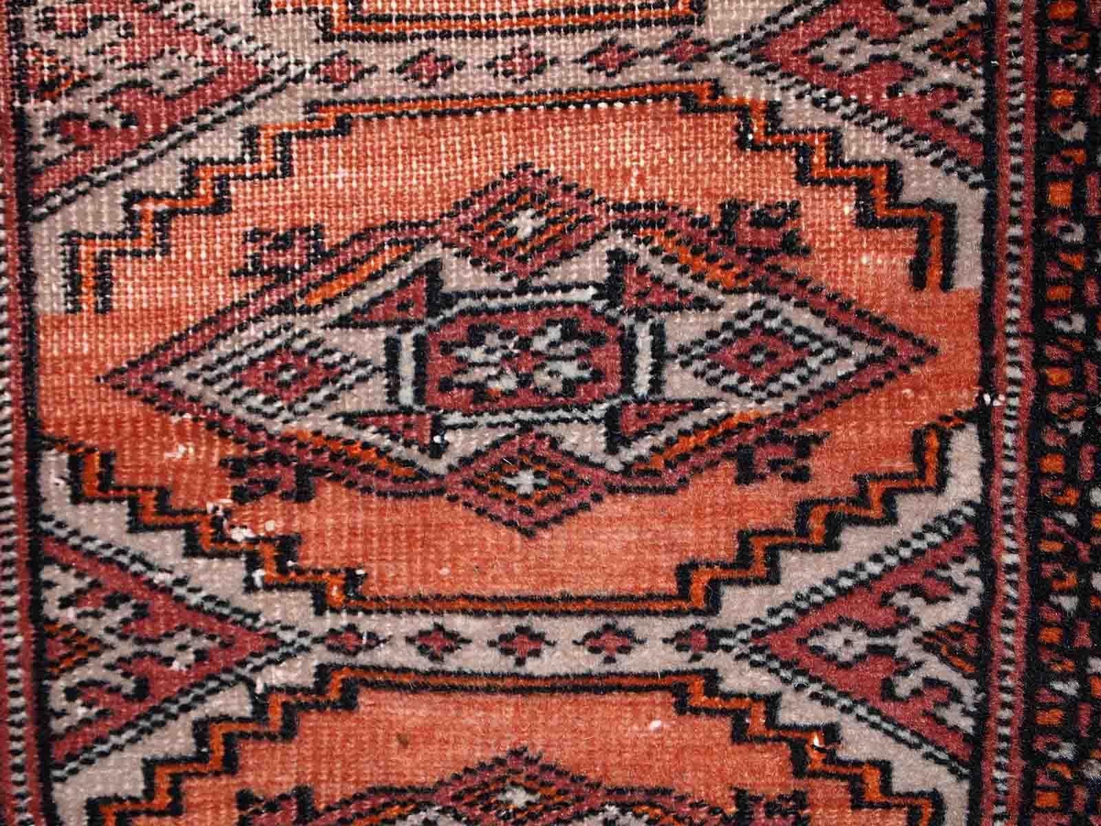 Wool Handmade Vintage Pakistani Lahore Rug, 1960s, 1C807 For Sale