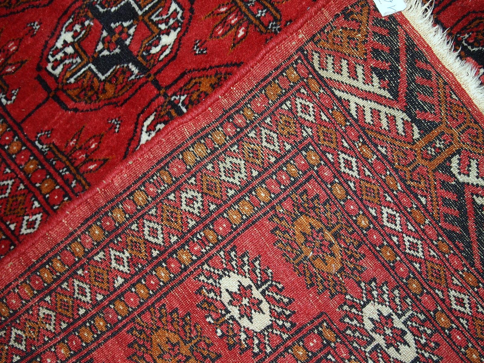 Handmade Vintage Pakistani Tekke Rug, 1960s, 1C598 In Fair Condition For Sale In Bordeaux, FR