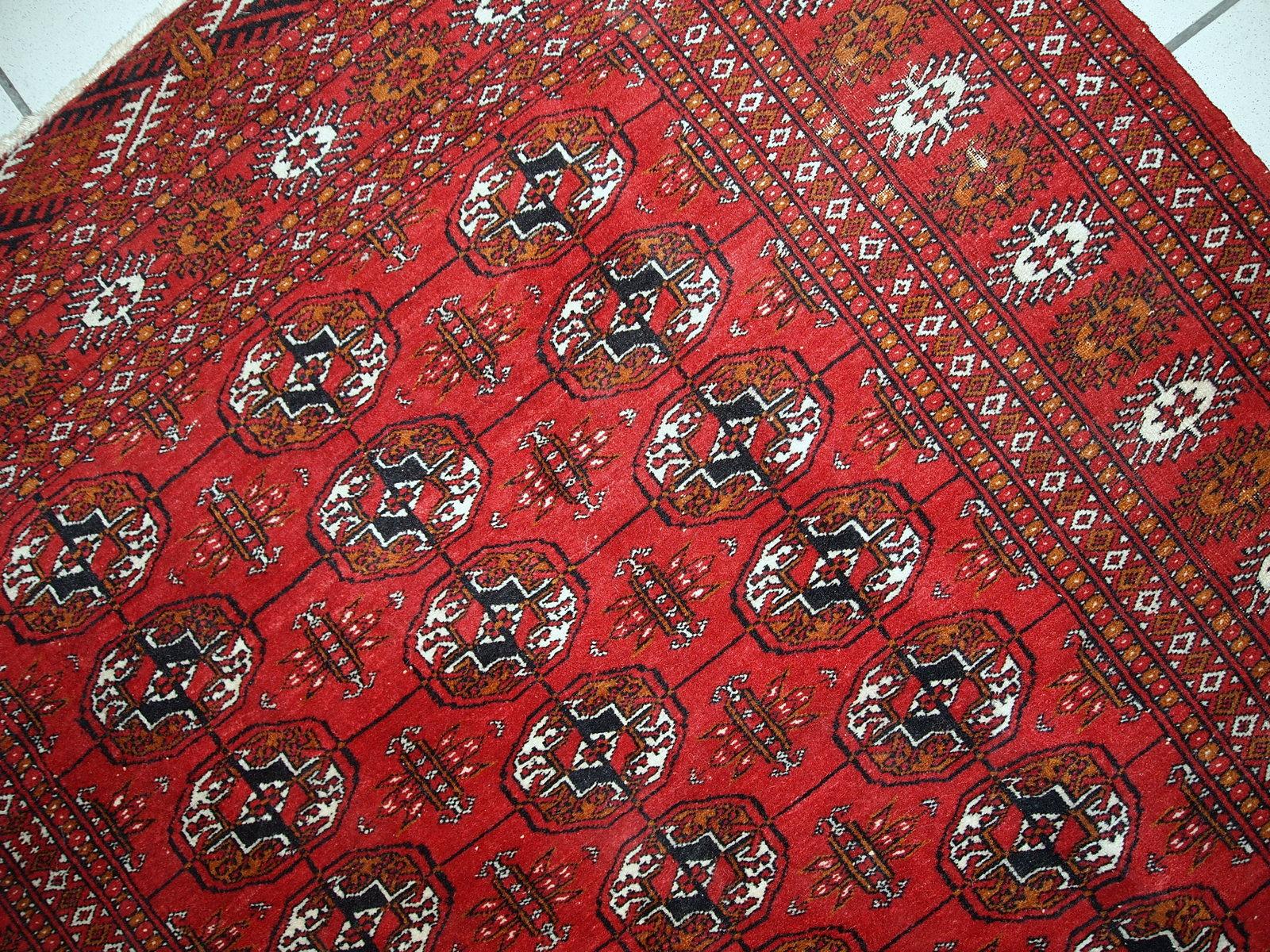 Handmade Vintage Pakistani Tekke Rug, 1960s, 1C598 For Sale 1