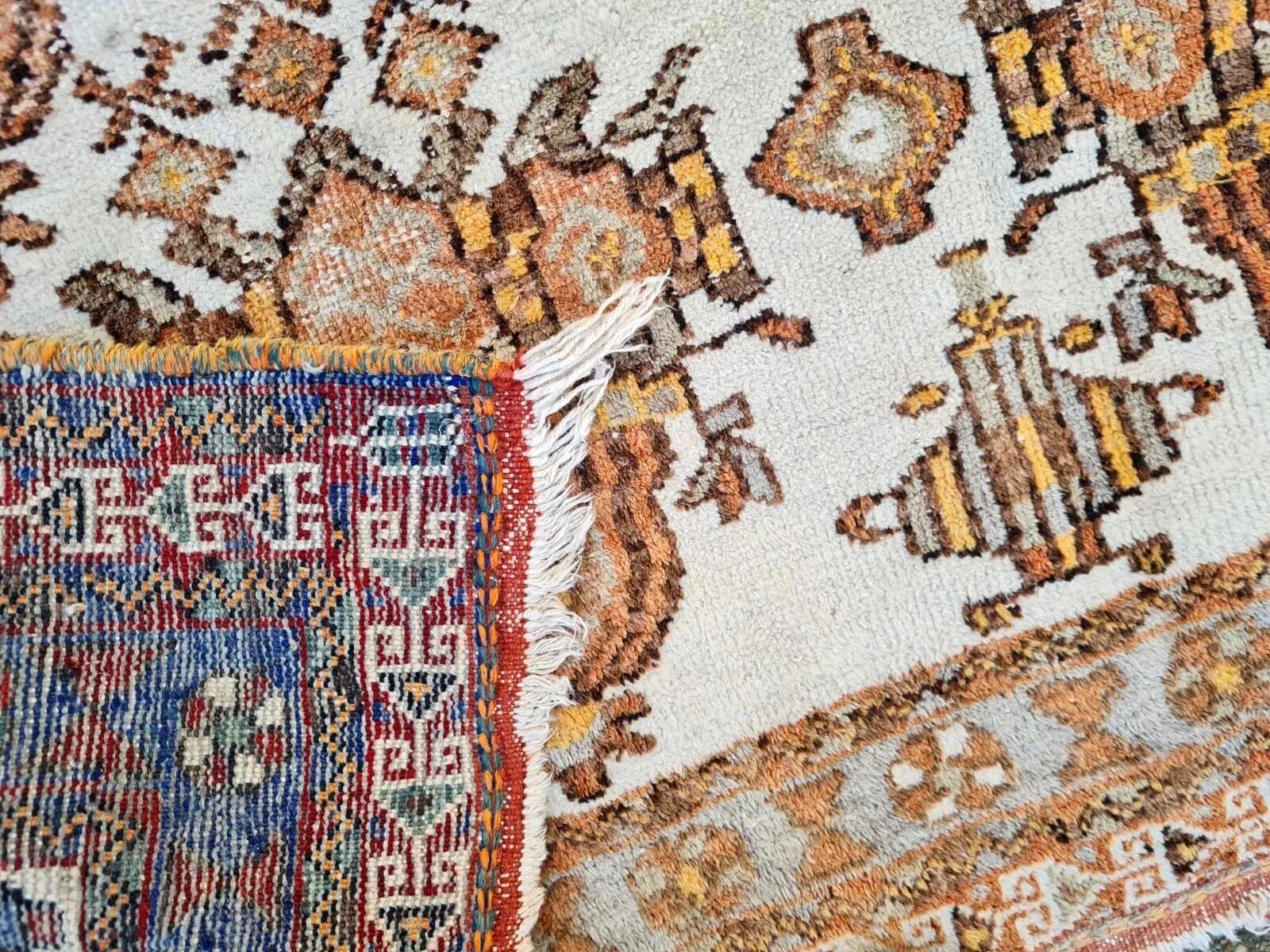 Français Tapis persan vintage Afshar fait main 4.1' x 5.3' 1930s - 2K44 en vente