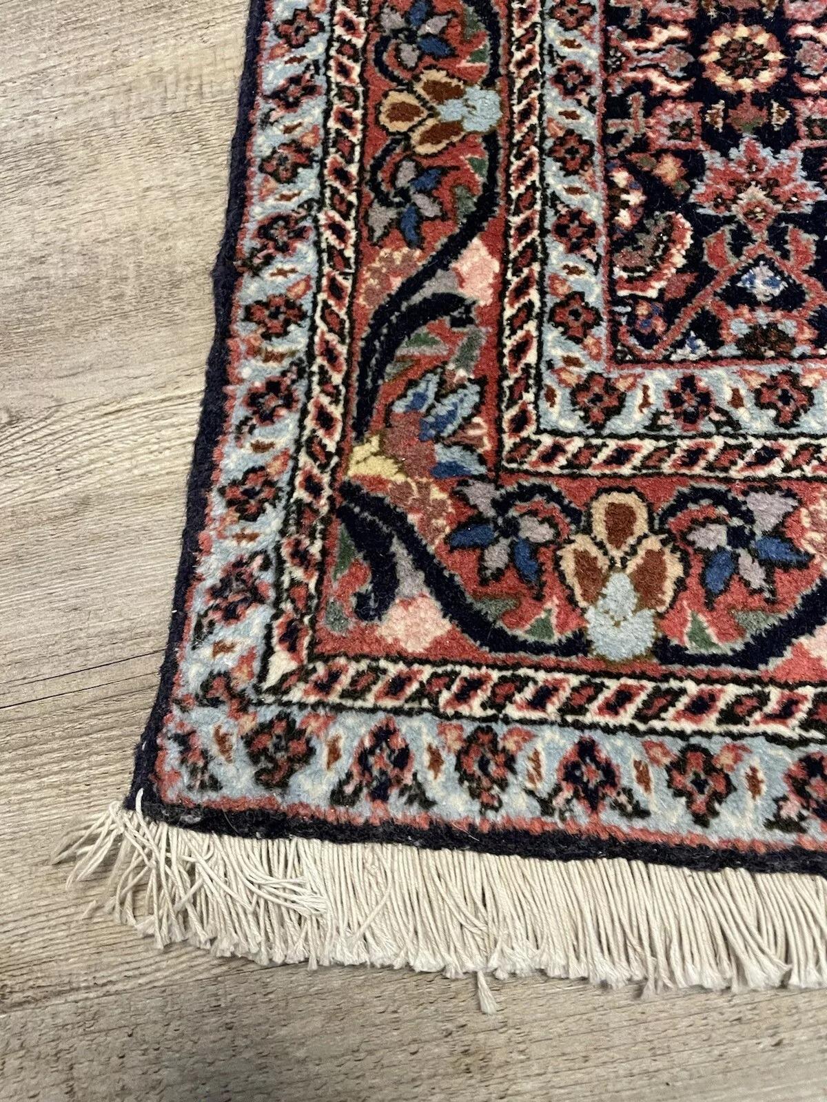 Tappeto persiano vintage Bidjar fatto a mano 2,6' x 6,3', anni '70 - 1N67 in vendita 2