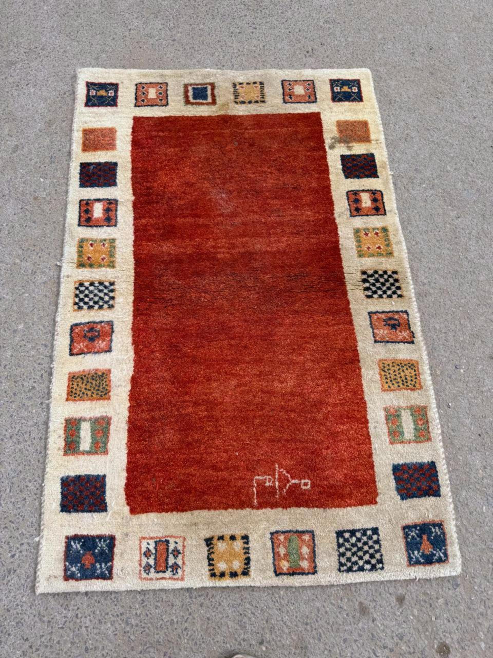 Annodato a mano Tappeto Gabbeh persiano vintage fatto a mano 3,1' x 5', anni '70 - 2B115 in vendita