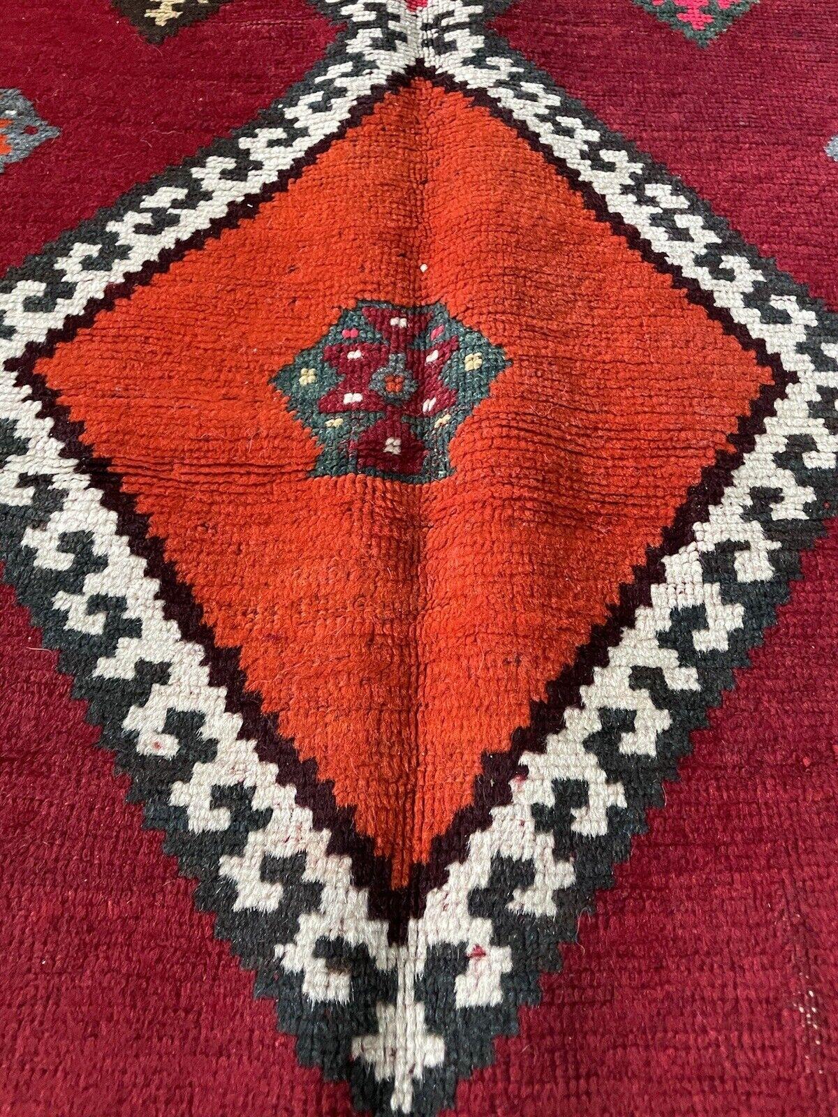 Handgefertigter alter persischer Gabbeh-Teppich 3,5' x 6,7', 1960er Jahre - 1N54 (Handgewebt) im Angebot