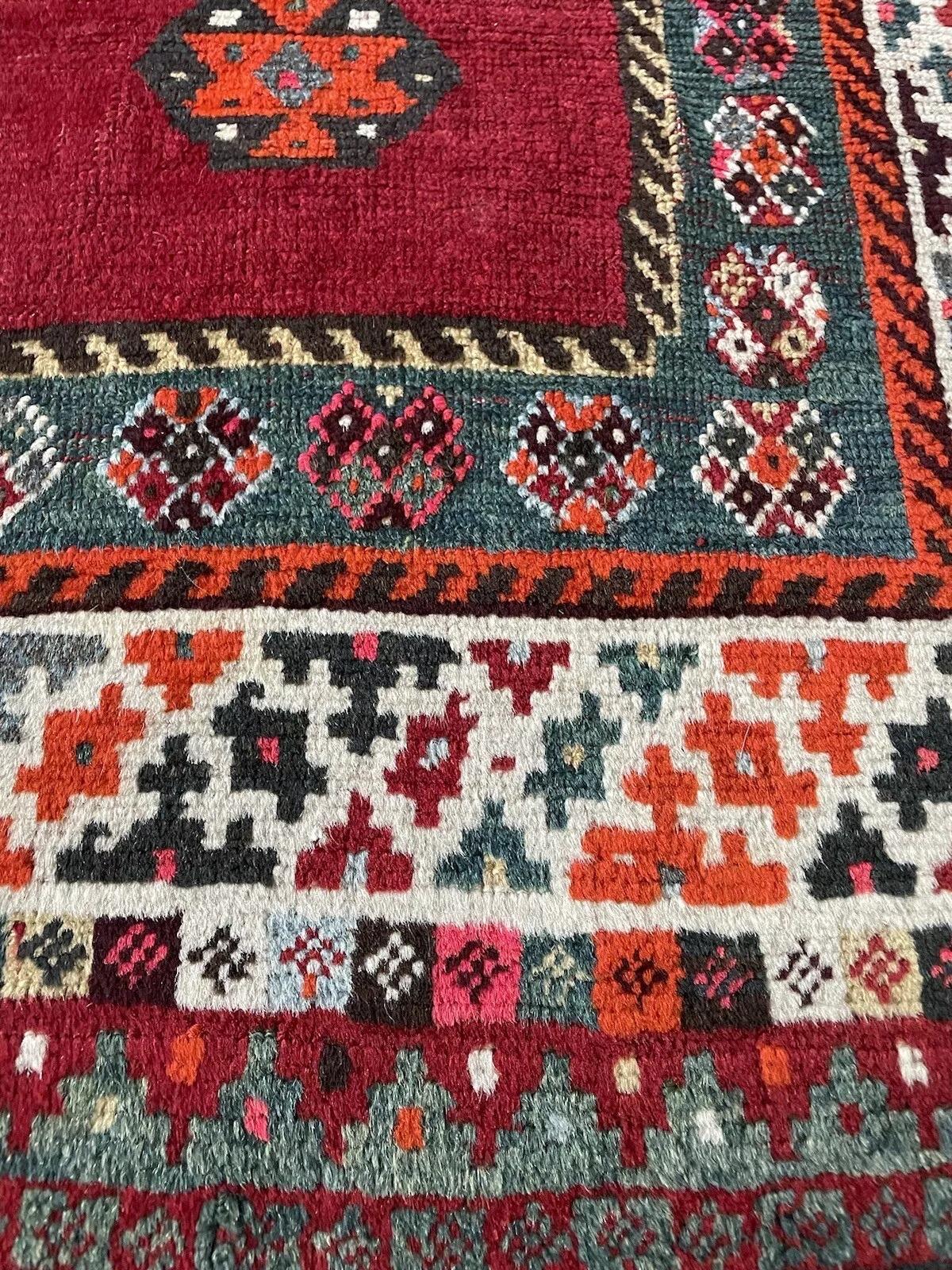 Handgefertigter alter persischer Gabbeh-Teppich 3,5' x 6,7', 1960er Jahre - 1N54 im Angebot 3