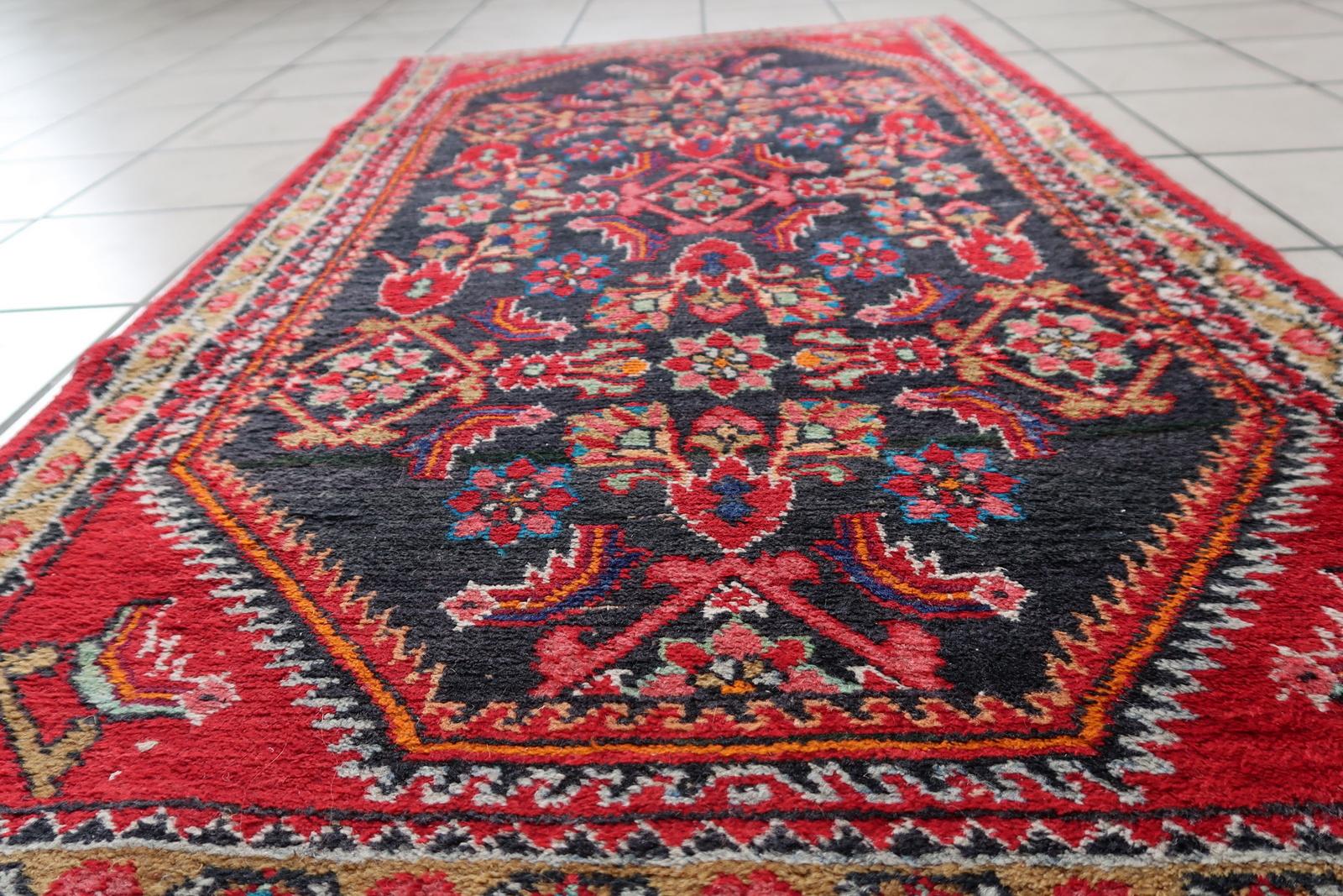 Handmade Vintage Persian Hamadan Rug 2.4' x 4.2', 1960s - 1C1139 For Sale 4