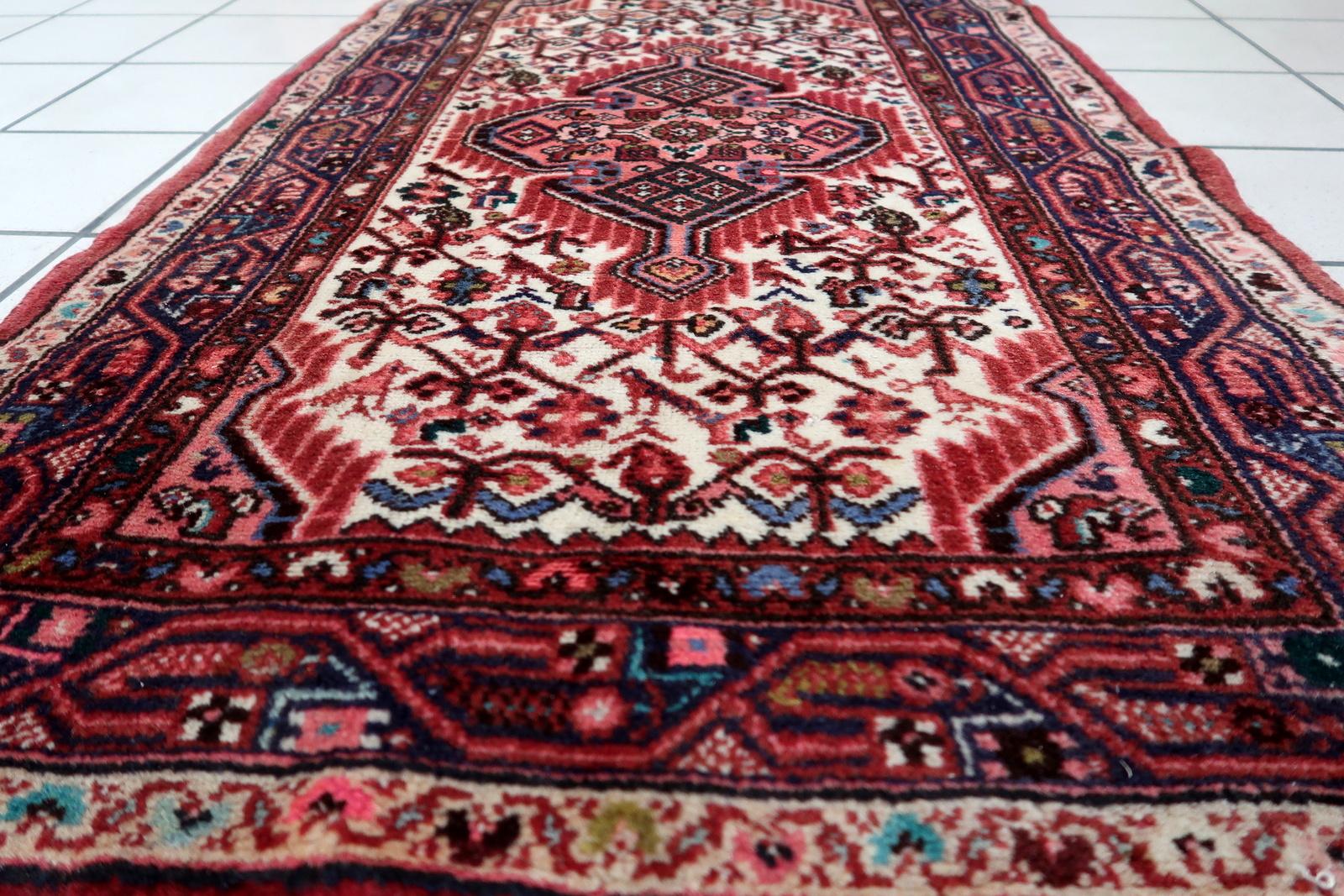 Handmade Vintage Persian Hamadan Rug 2.5' x 4' (77cm x 124cm), 1970s - 1C1112 For Sale 6