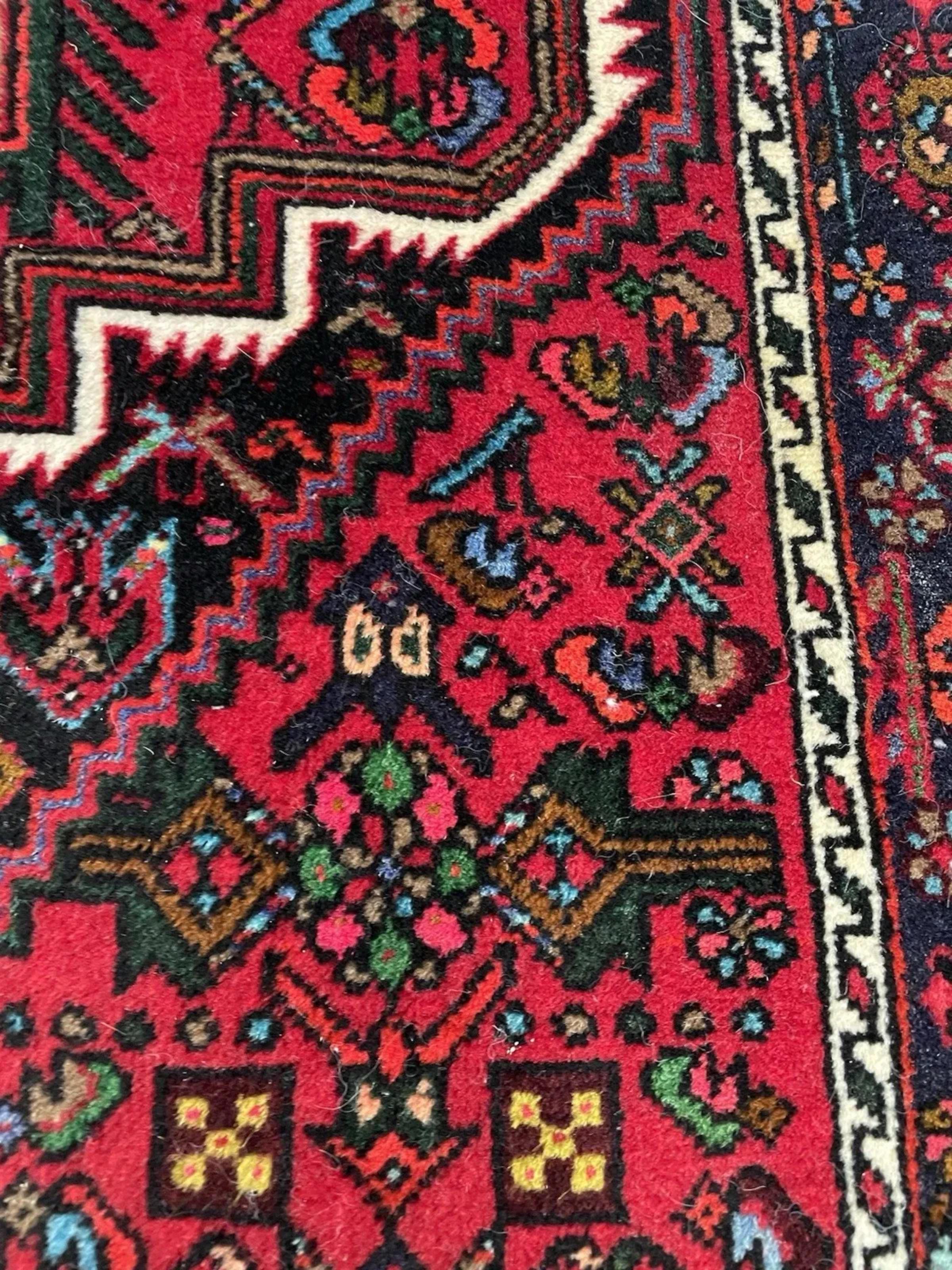 Handgefertigter Vintage Persian Hamadan Teppich 2.6' x 4.2', 1950er Jahre - 1N116 (Mitte des 20. Jahrhunderts) im Angebot