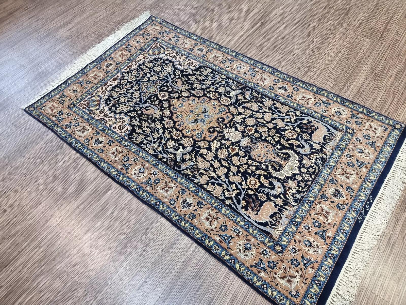 Handmade Vintage Persian Isfahan Prayer Rug 3.5' x 5.7' 1970s - 1D166 For Sale 3
