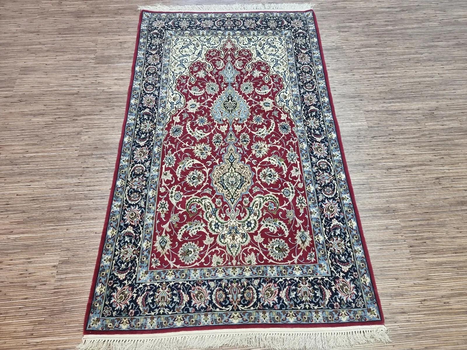 Handmade Vintage Persian Isfahan Prayer Rug 3.5' x 5.8' 1970s - 1D144 For Sale 4