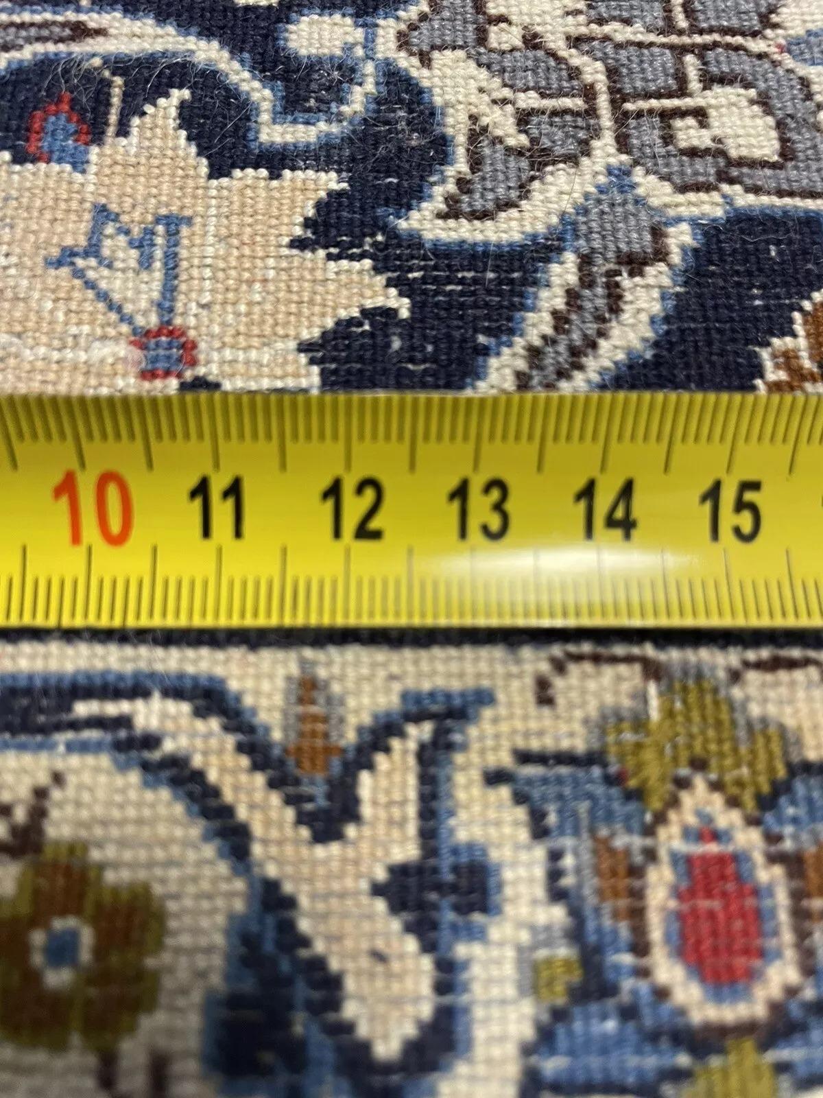 Lana Tappeto Isfahan persiano d'epoca fatto a mano 3,7' x 5,4', anni '70 - 1N48 in vendita