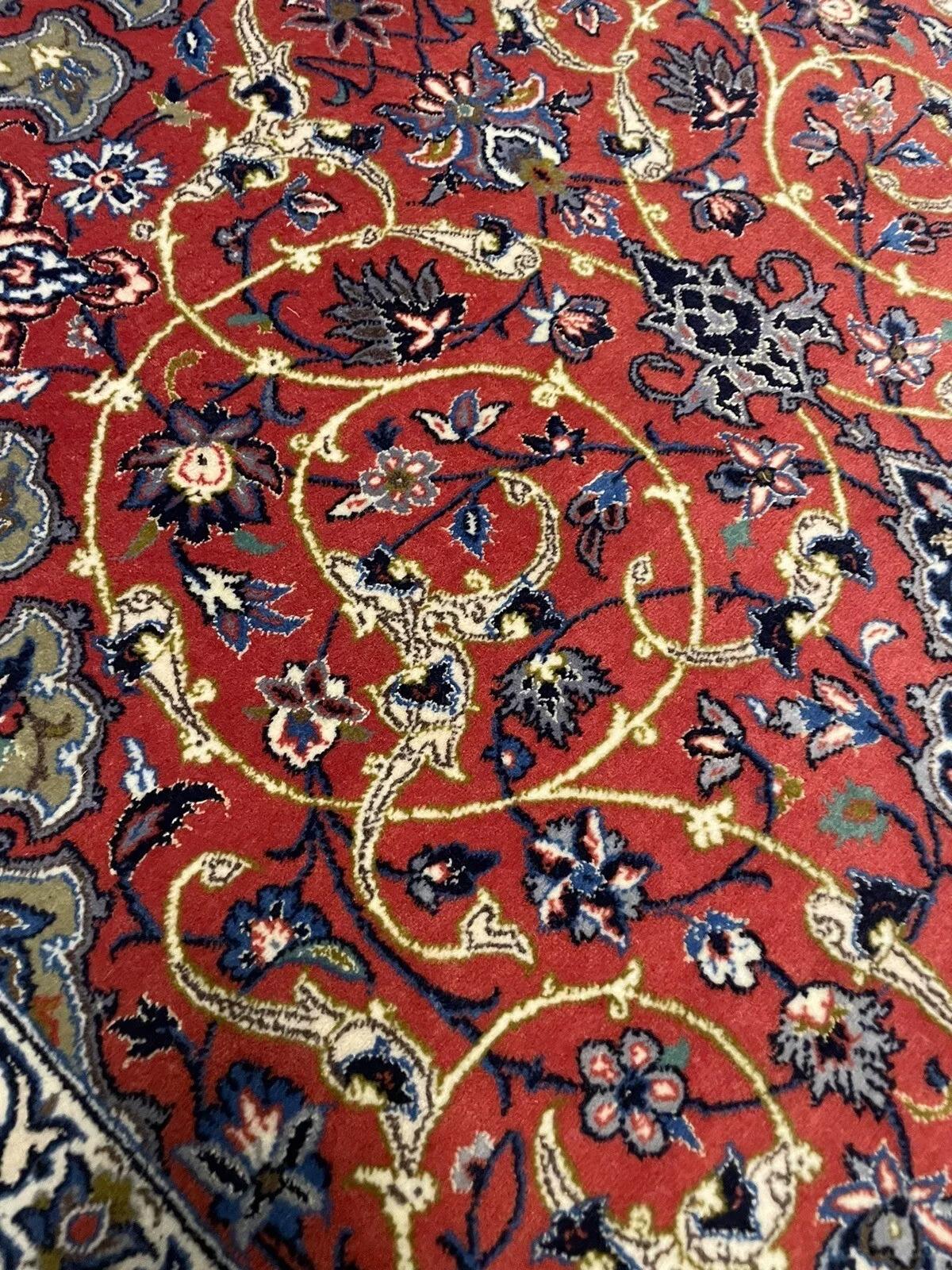 Tappeto Isfahan persiano d'epoca fatto a mano 3,7' x 5,4', anni '70 - 1N48 in vendita 2