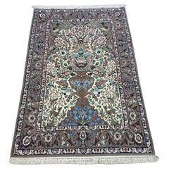 Handgefertigter persischer Isfahan-Teppich im Vintage-Stil mit Seide 3.6' x 5.2' 1950er Jahre - 1D142