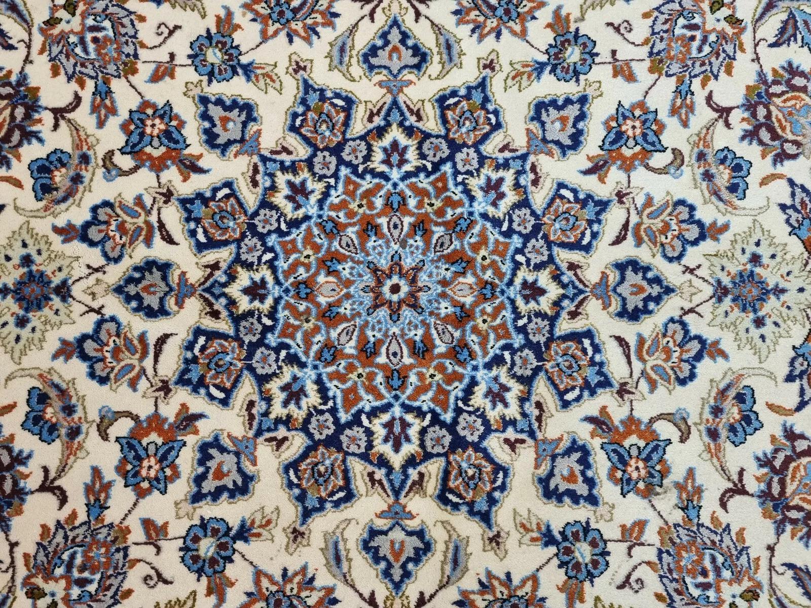 Fine XX secolo Tappeto Isfahan persiano vintage fatto a mano con seta 3,6' x 5,6' anni '70 - 1D174 in vendita