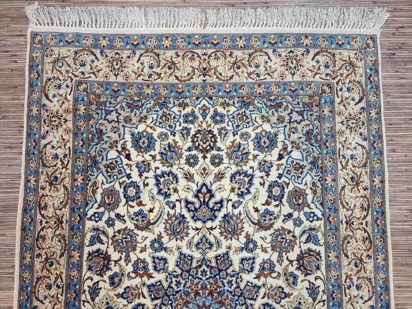 Lana Tappeto Isfahan persiano vintage fatto a mano con seta 3,6' x 5,6' anni '70 - 1D174 in vendita