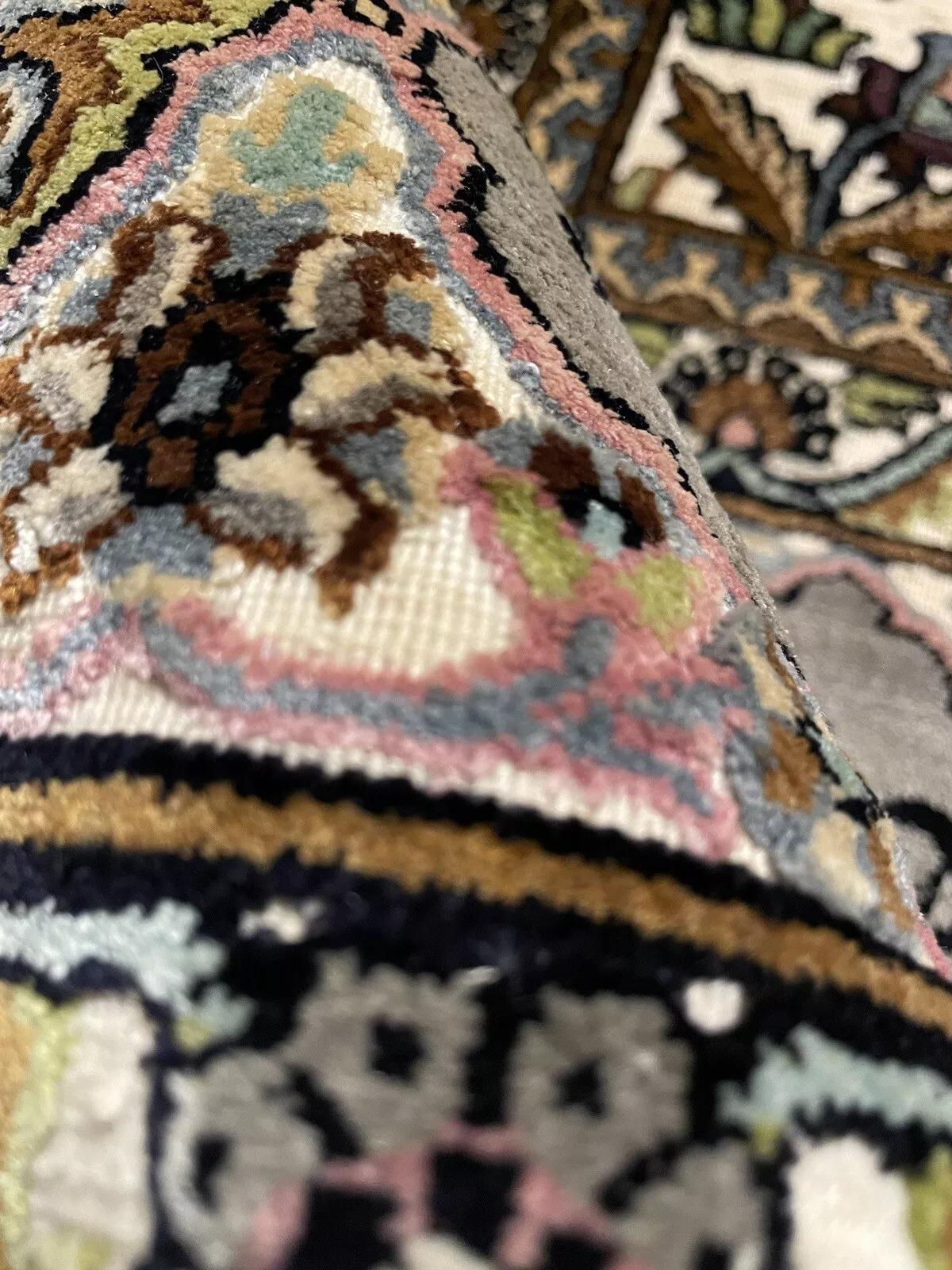 Tappeto di seta persiano Isfahan vintage fatto a mano 4,1' x 6,1', anni '70 - 1N31 in vendita 3