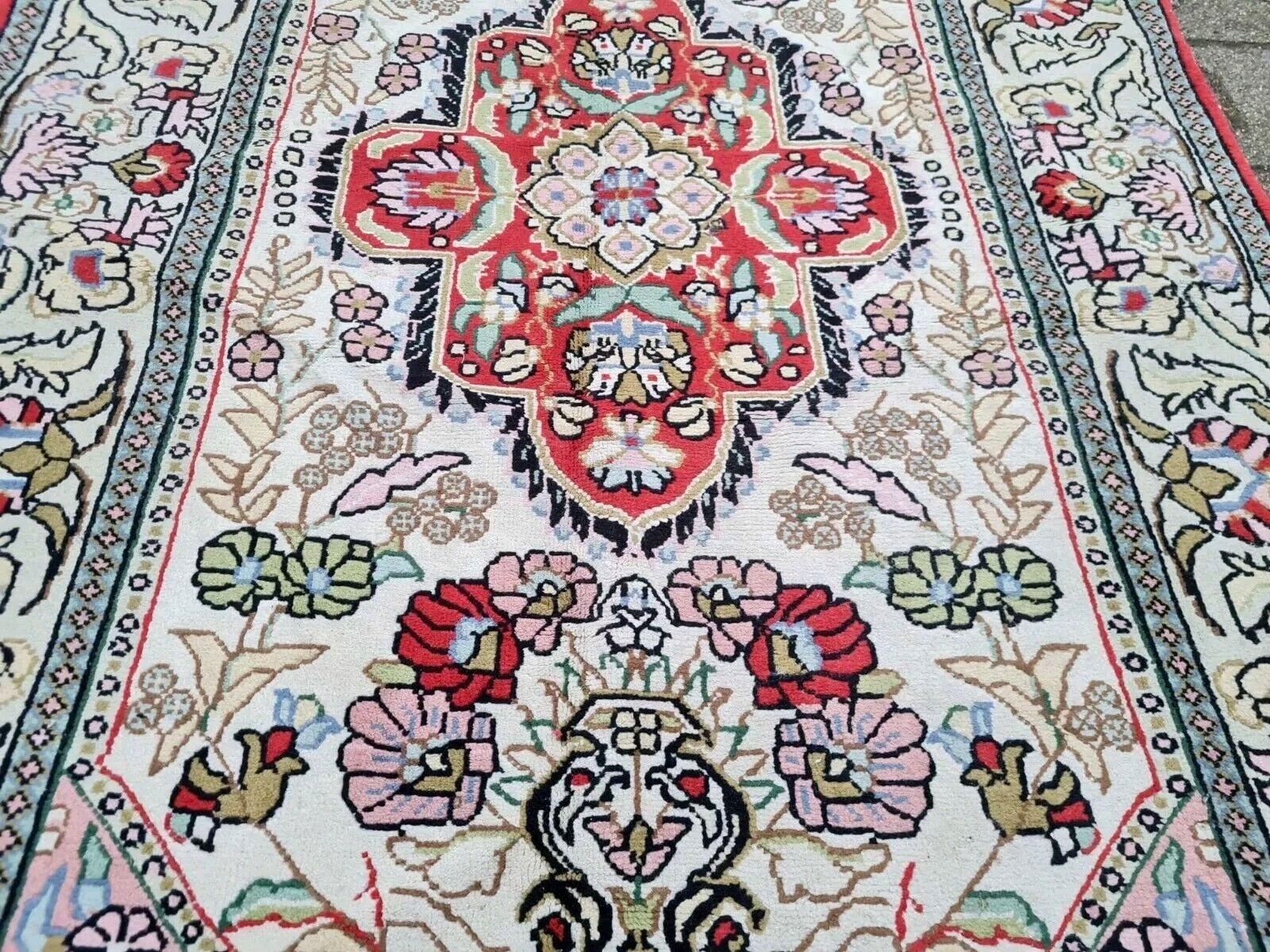 Alfombra Persa Kazvin Vintage hecha a mano 4' x 5.9' Años 60 - 2K35 Francés en venta