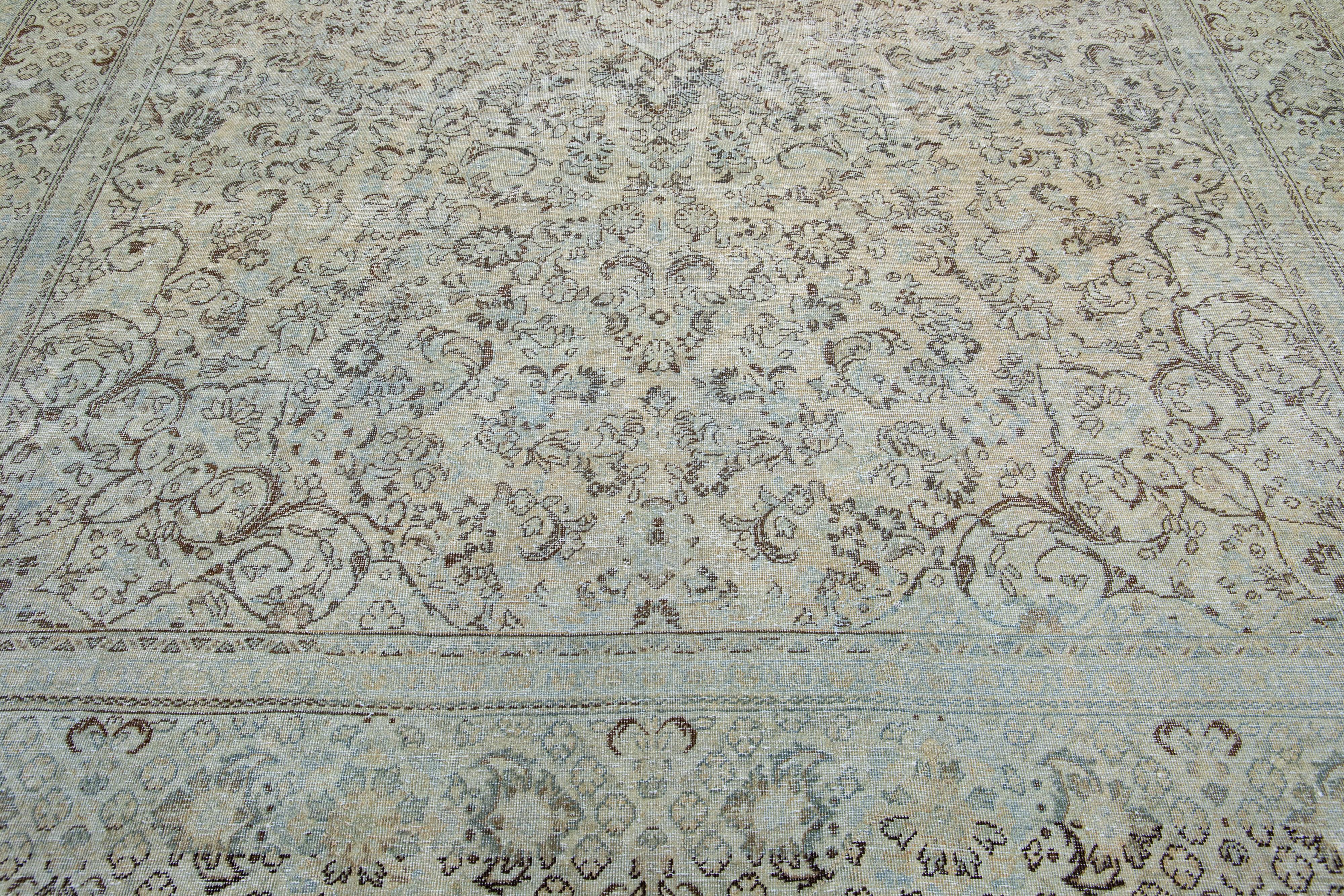 20th Century Handmade Vintage Persian Mahal Beige Wool Rug with Medallion Motif For Sale