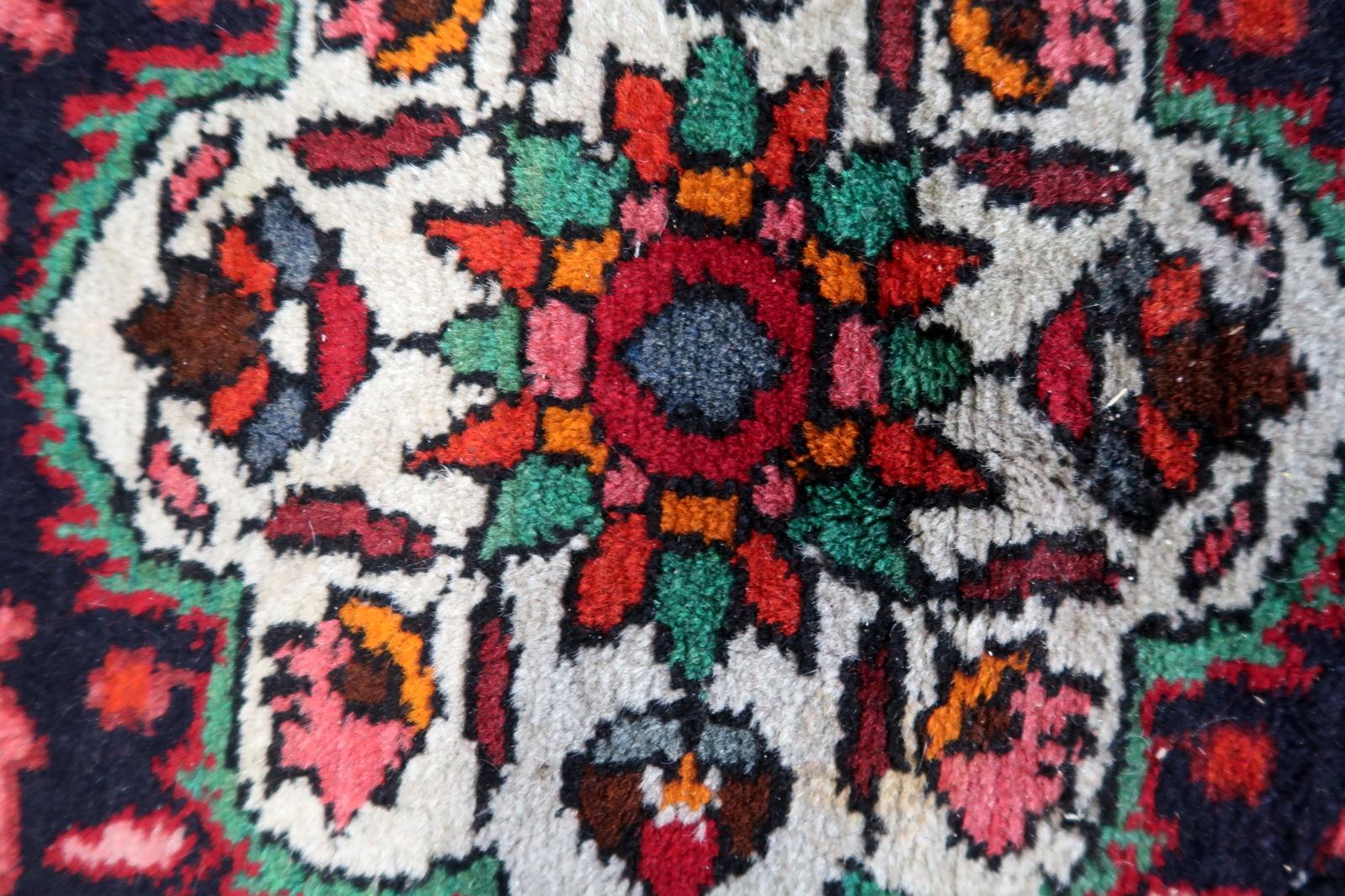 Handmade Vintage Persian Malayer Rug 5.4' x 7.1' (167cm x 219cm), 1960s - 1C1110 For Sale 5