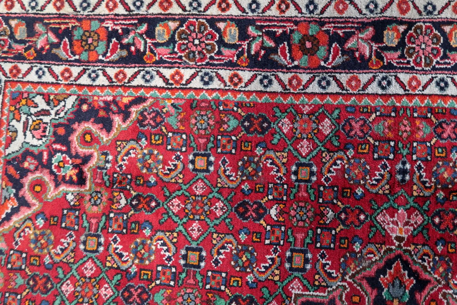 Handmade Vintage Persian Malayer Rug 5.4' x 7.1' (167cm x 219cm), 1960s - 1C1110 In Good Condition For Sale In Bordeaux, FR