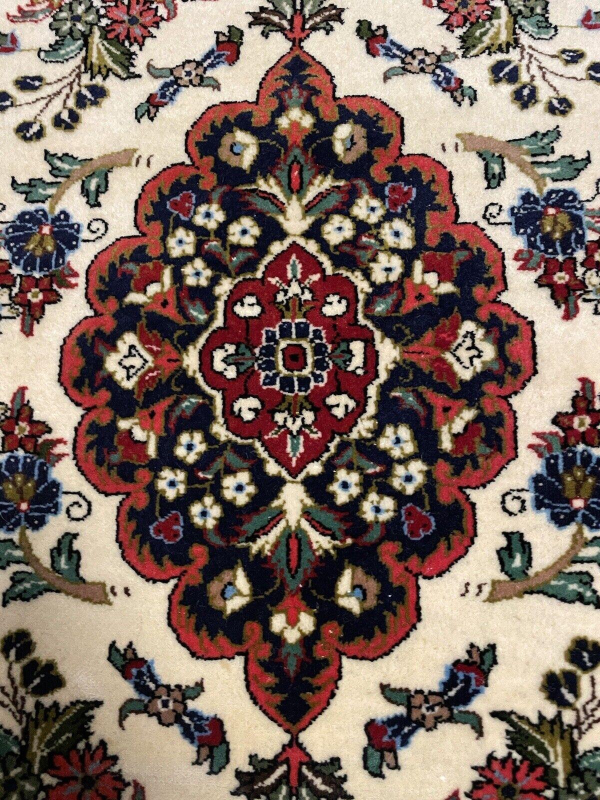 Handgefertigter persischer Qum-Teppich im Vintage-Stil 1,9' x 2,6', 1970er Jahre - 1N30 im Angebot 3