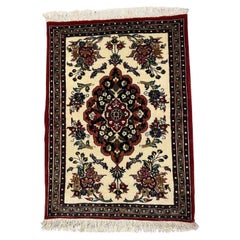 Handgefertigter persischer Qum-Teppich im Vintage-Stil 1,9' x 2,6', 1970er Jahre - 1N30