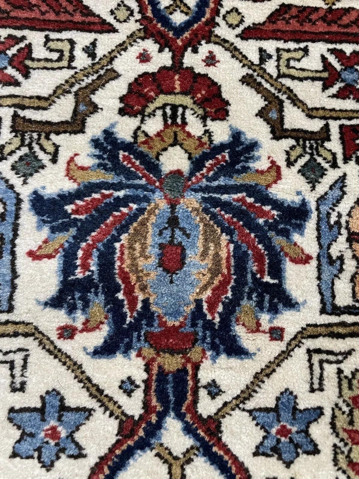 Tappeto Qum persiano d'epoca fatto a mano 7,5' x 10,9' (228 cm x 331 cm), anni '60 - 1N52 in vendita 4