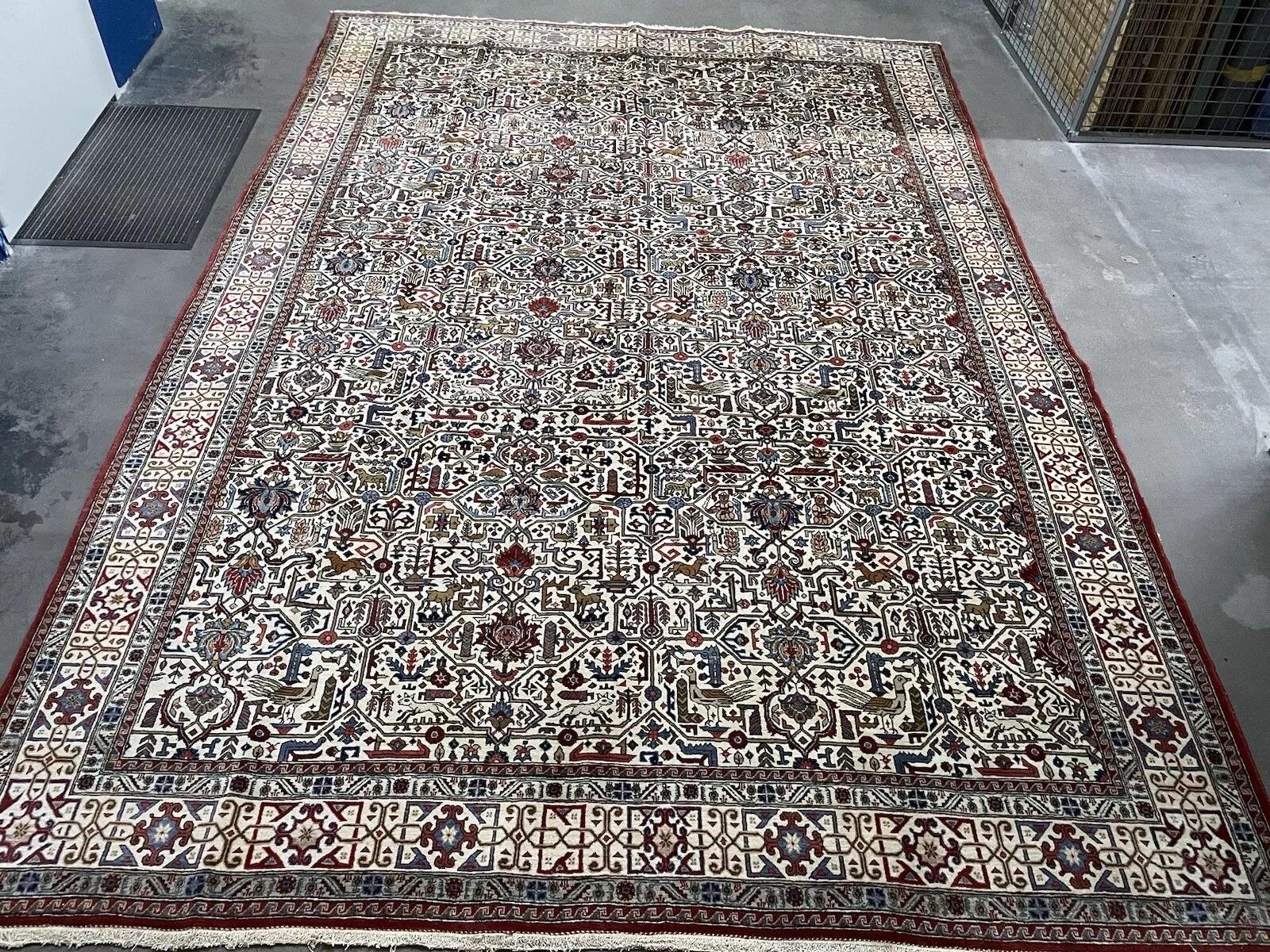 Tappeto Qum persiano d'epoca fatto a mano 7,5' x 10,9' (228 cm x 331 cm), anni '60 - 1N52 in vendita 5