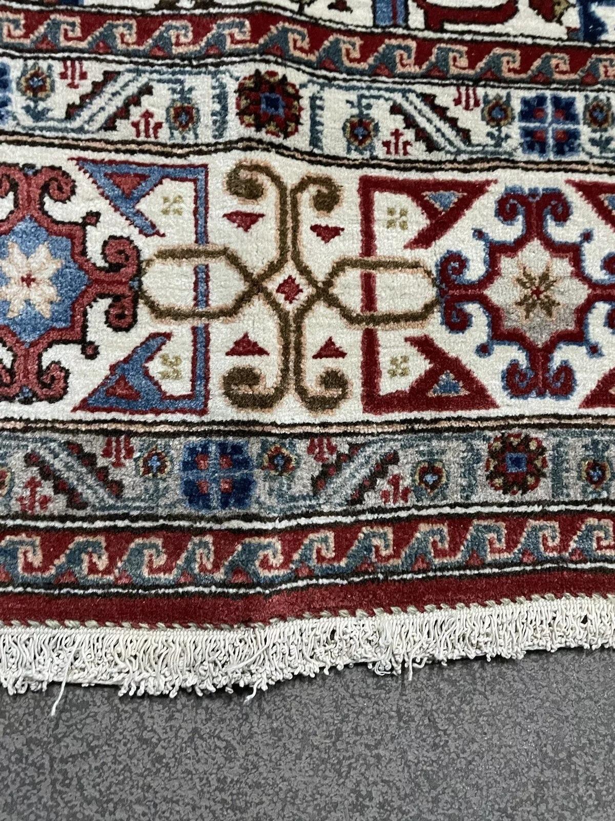 Tappeto Qum persiano d'epoca fatto a mano 7,5' x 10,9' (228 cm x 331 cm), anni '60 - 1N52 in vendita 6