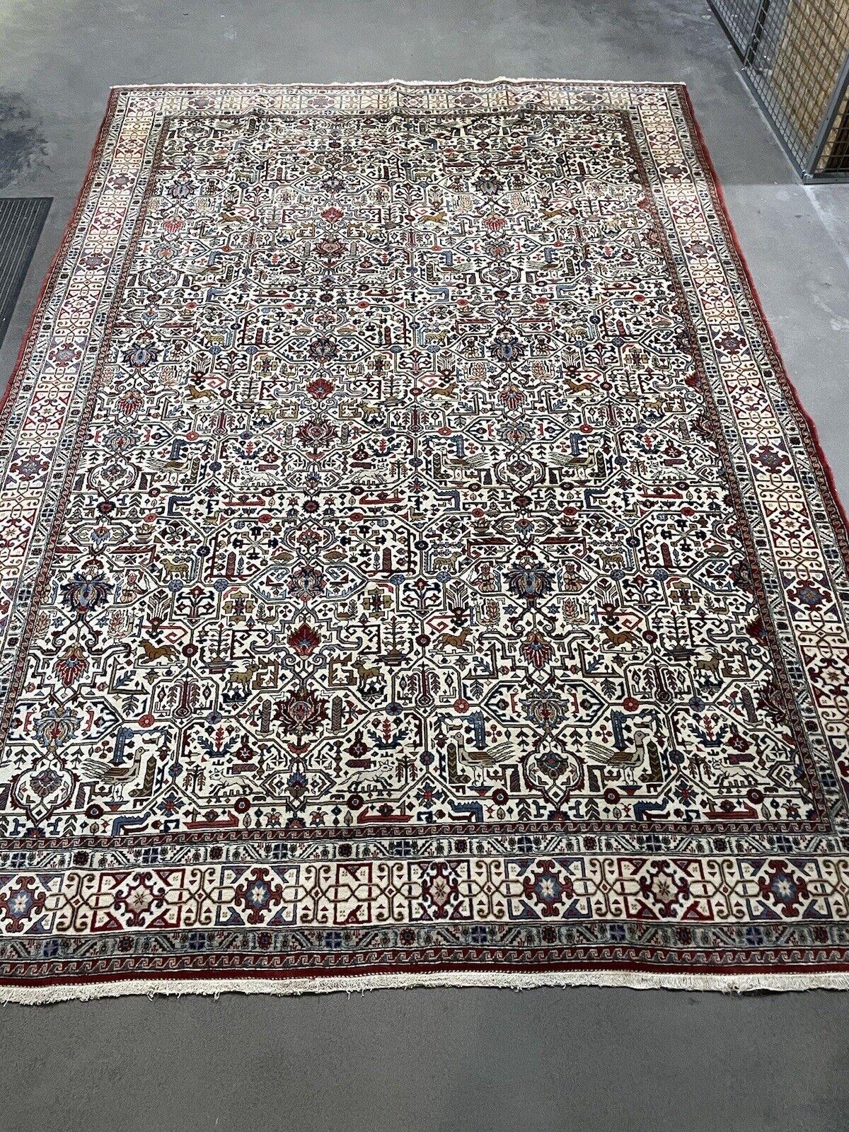 Metà XX secolo Tappeto Qum persiano d'epoca fatto a mano 7,5' x 10,9' (228 cm x 331 cm), anni '60 - 1N52 in vendita