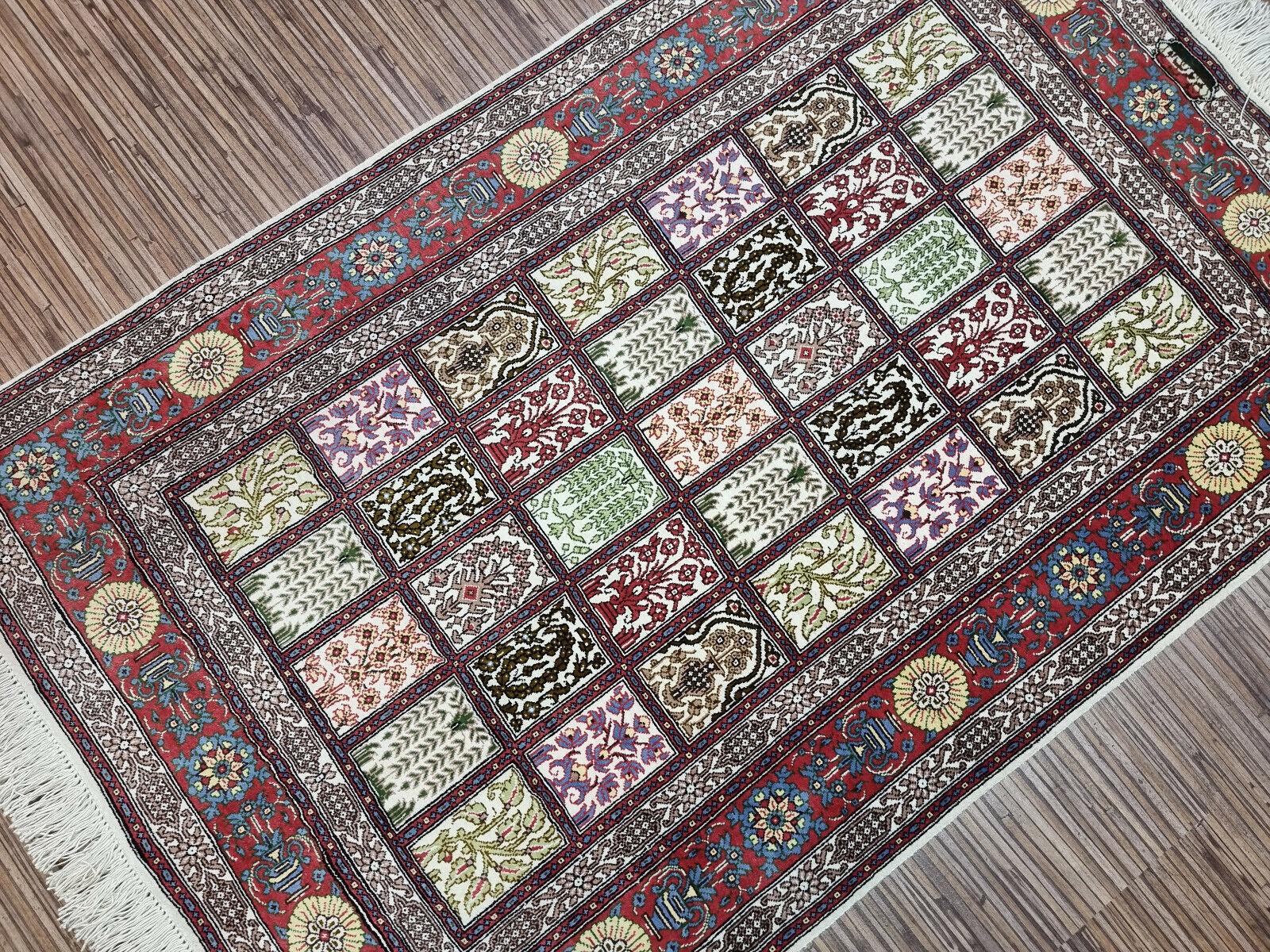 Handgefertigter persischer Qum-Seidenteppich im Vintage-Stil 1,9' x 2,9' 1980er Jahre - 1D165 im Angebot 7