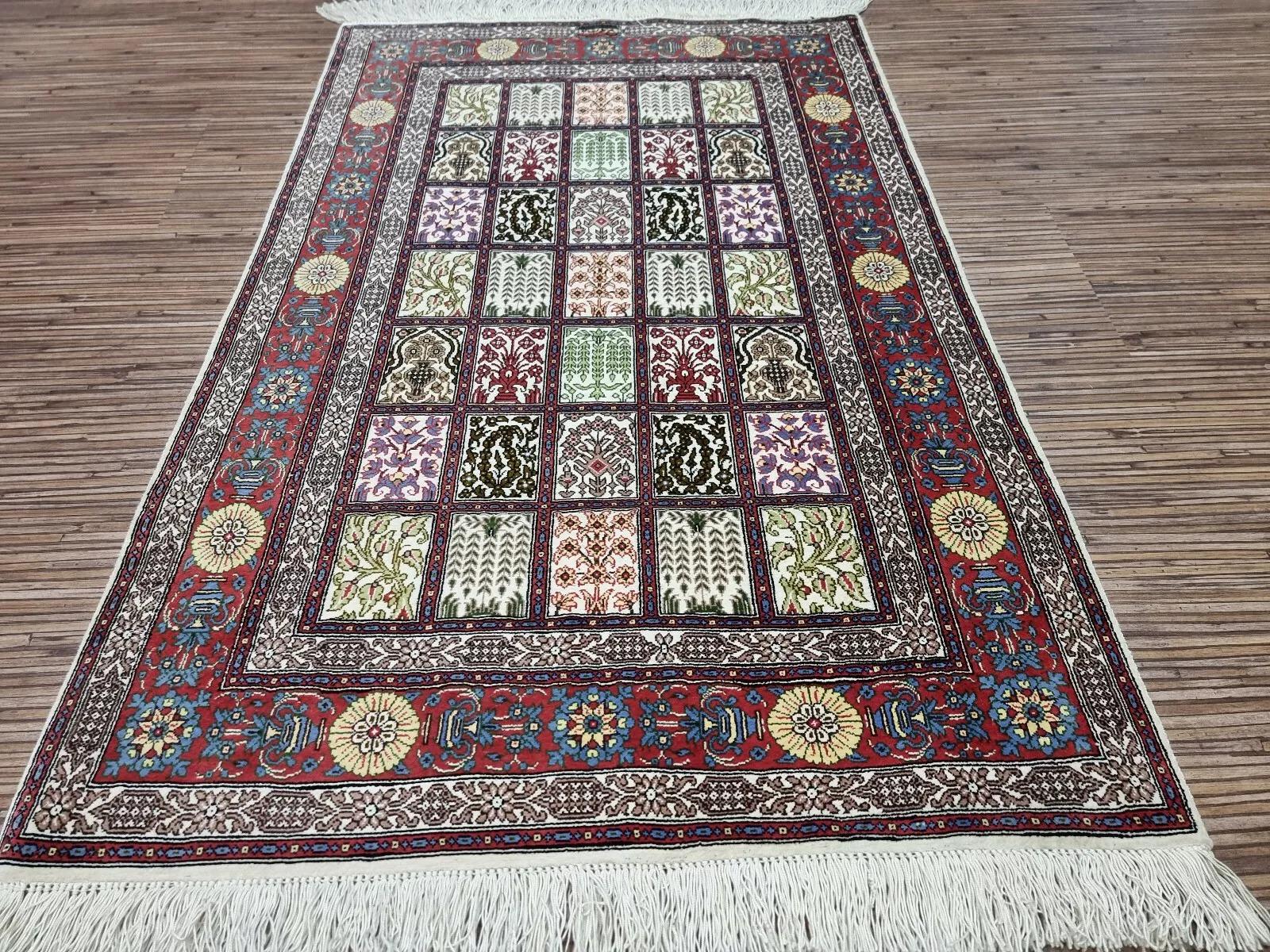 Handgefertigter persischer Qum-Seidenteppich im Vintage-Stil 1,9' x 2,9' 1980er Jahre - 1D165 im Angebot 3