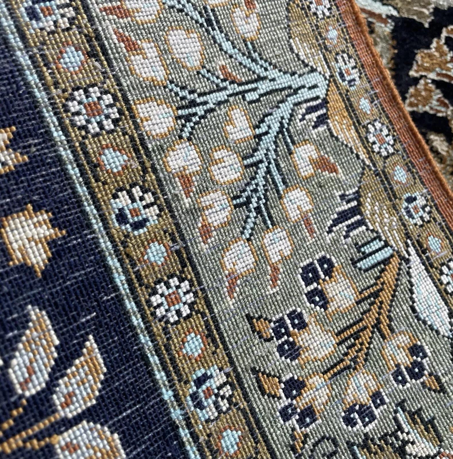 Français Tapis de soie Qum persan vintage fait main 2.4' x 4', 1970 - 1N97 en vente