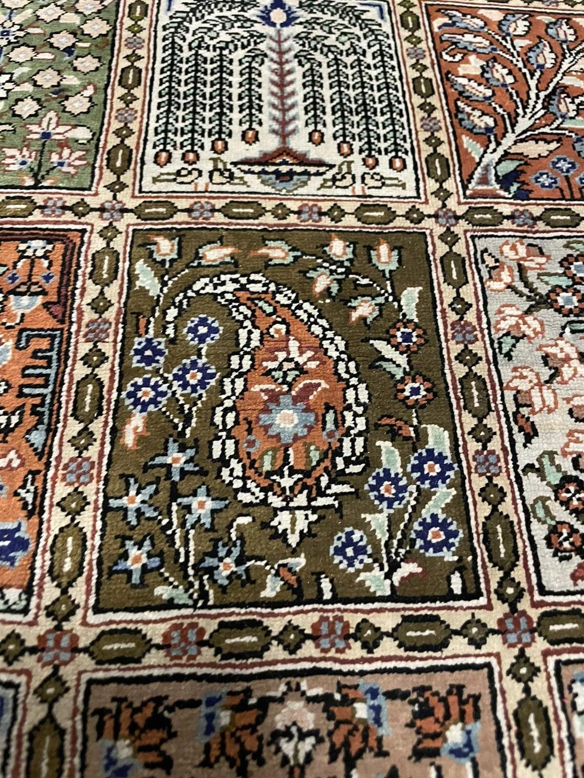 Handgefertigte Vintage Persisch Qum Seidenteppich 2,6' x 3,7', 1950er Jahre - 1N49 im Angebot 6
