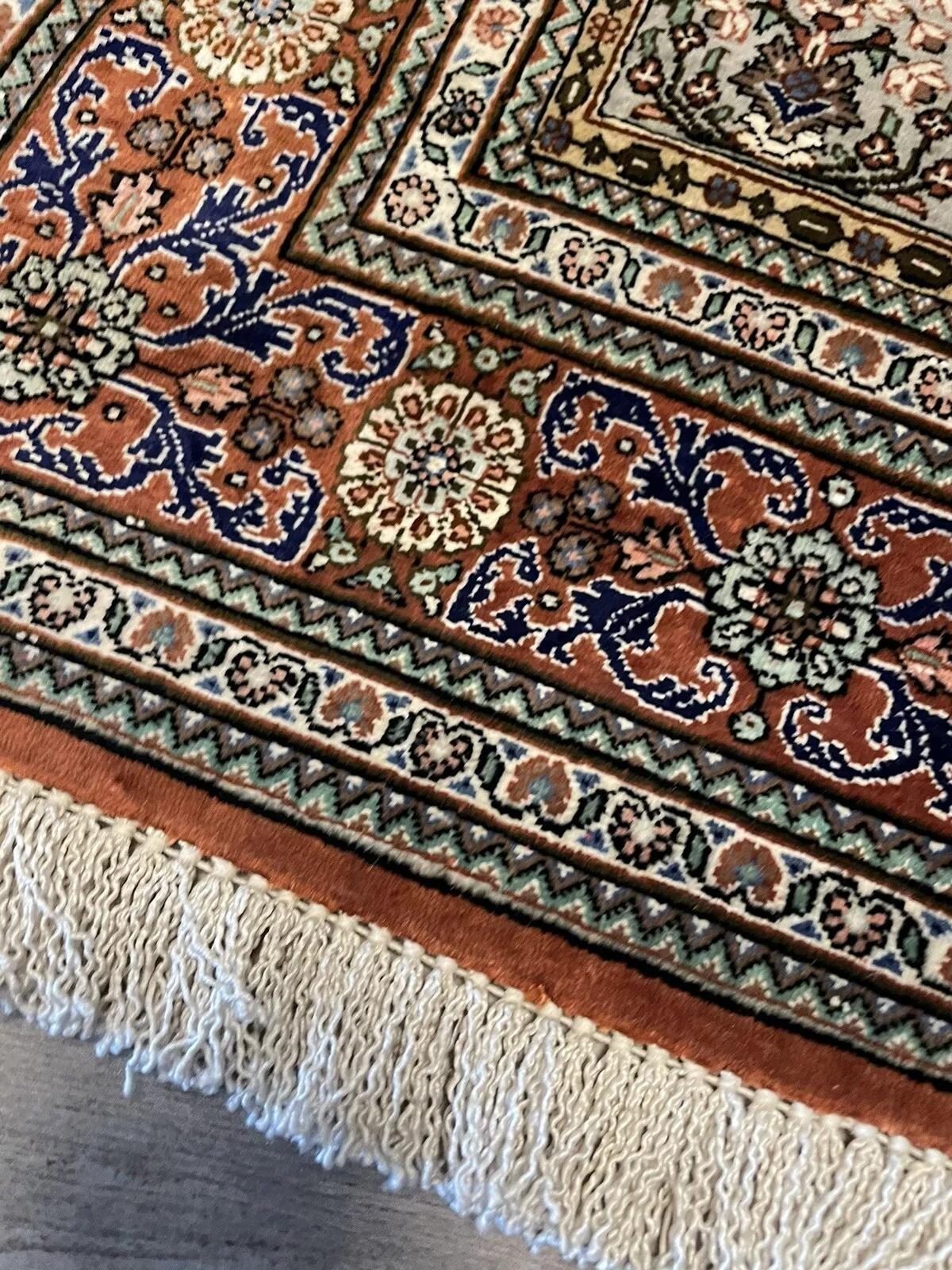 Handgefertigte Vintage Persisch Qum Seidenteppich 2,6' x 3,7', 1950er Jahre - 1N49 im Angebot 3