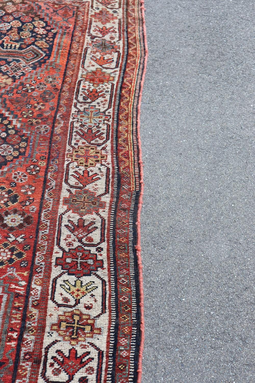 Handgefertigter persischer Shiraz-Teppich im Vintage-Stil, 1950er Jahre im Angebot 1