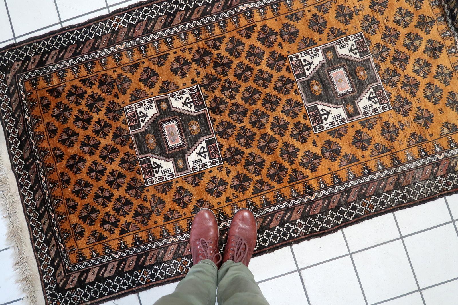 Handgefertigter antiker afghanischer Baluch-Teppich 3,5' x 6.2', 1920er Jahre - 1C1117 im Angebot 4
