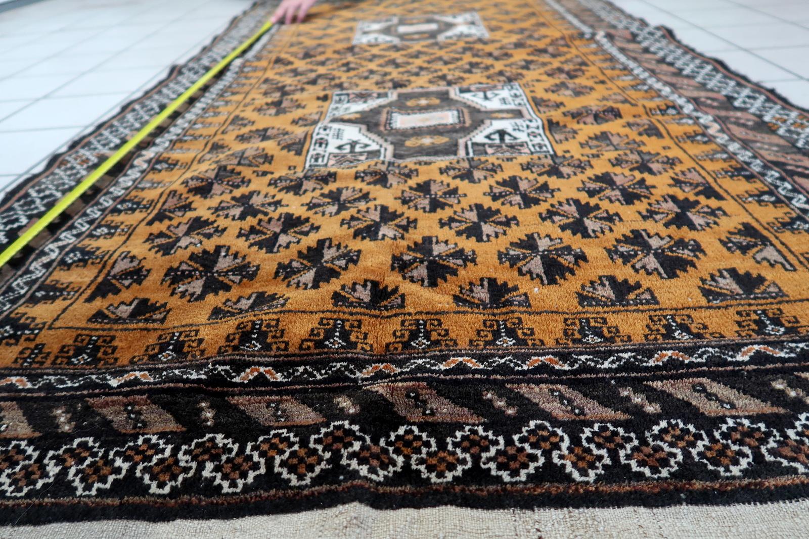 Handmade Antique Afghan Baluch Rug 3.5' x 6.2', 1920s - 1C1117 For Sale 5